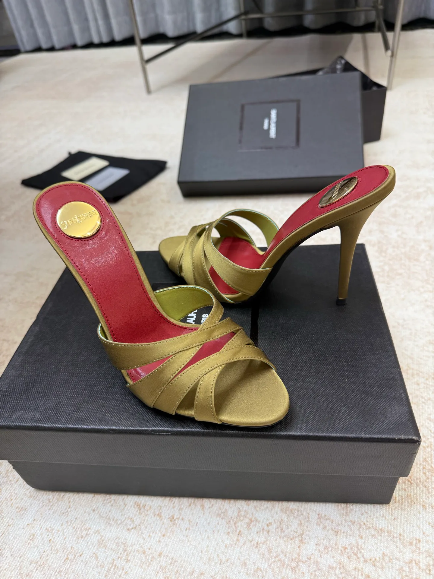 Босоножки Женские Saint Laurent 3062302