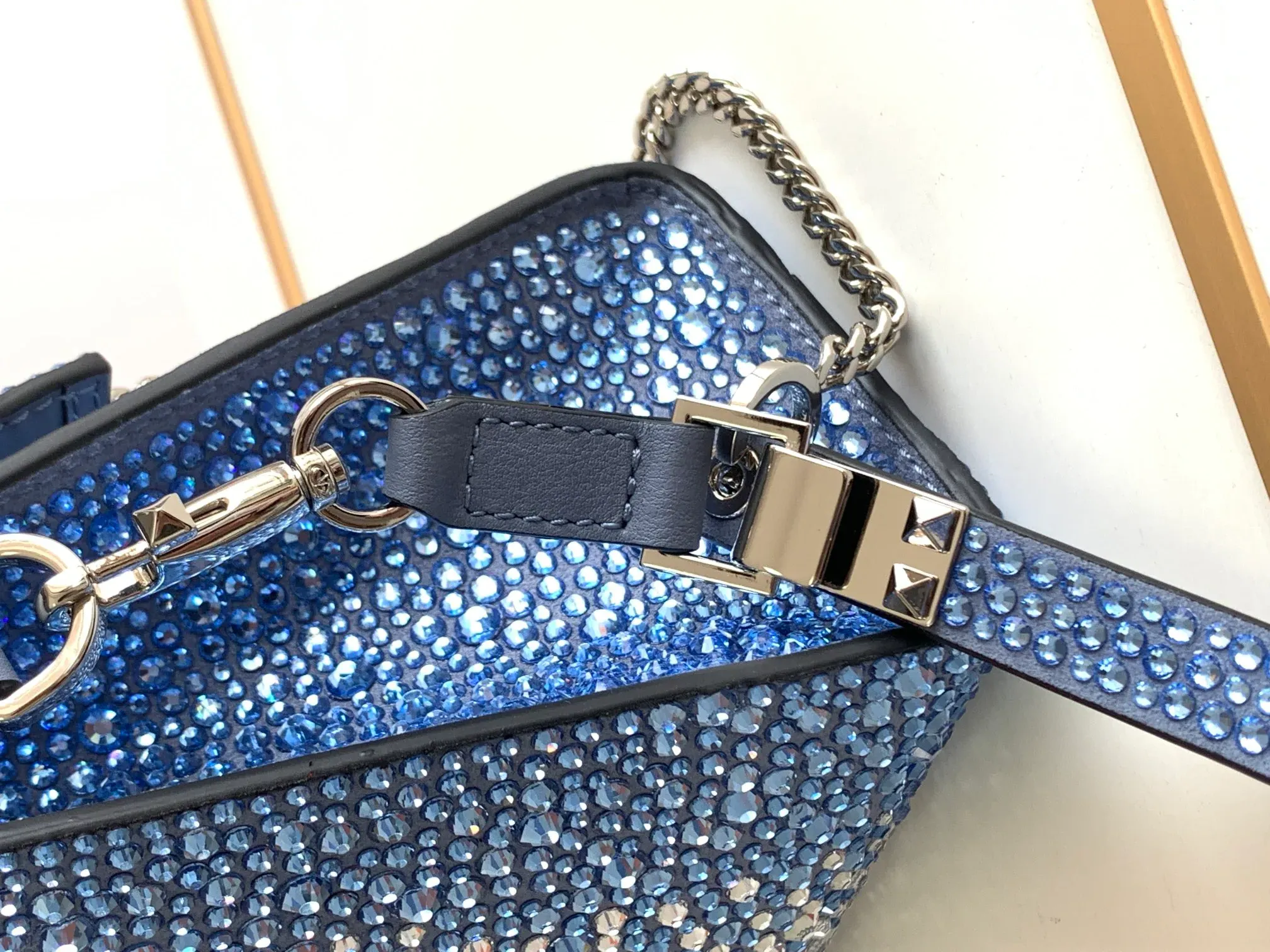 Сумки На Ремне Женские Valentino 4609