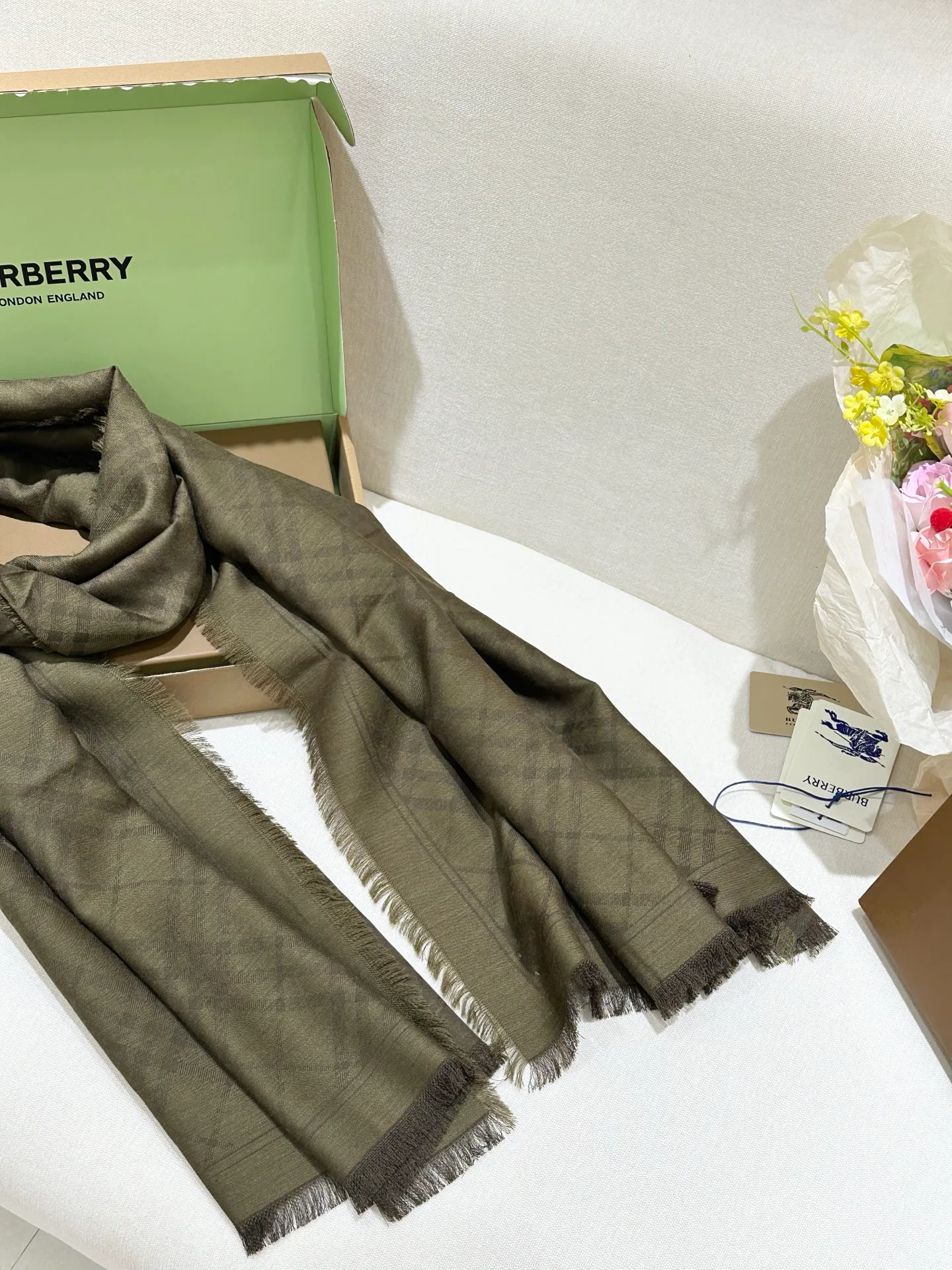 Шарфы Burberry 17916826