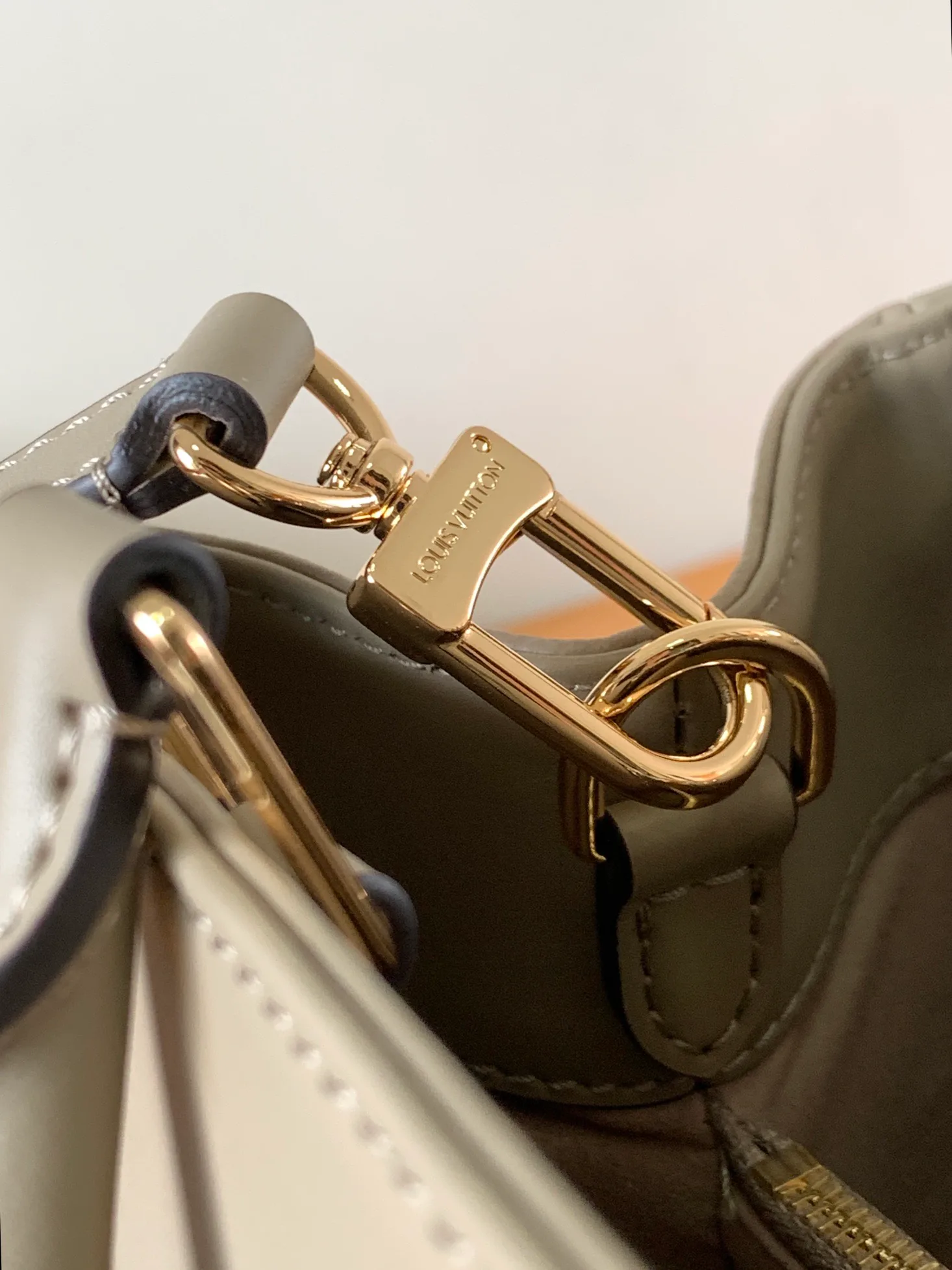 Классические Сумки Женские Louis Vuitton 17796558
