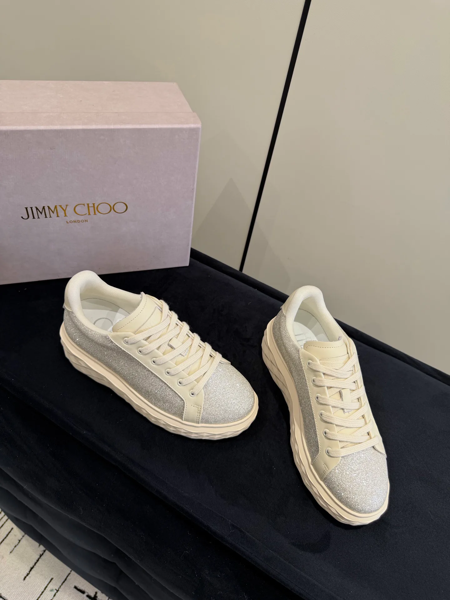 Кроссовки Женские Jimmy Choo 18470027