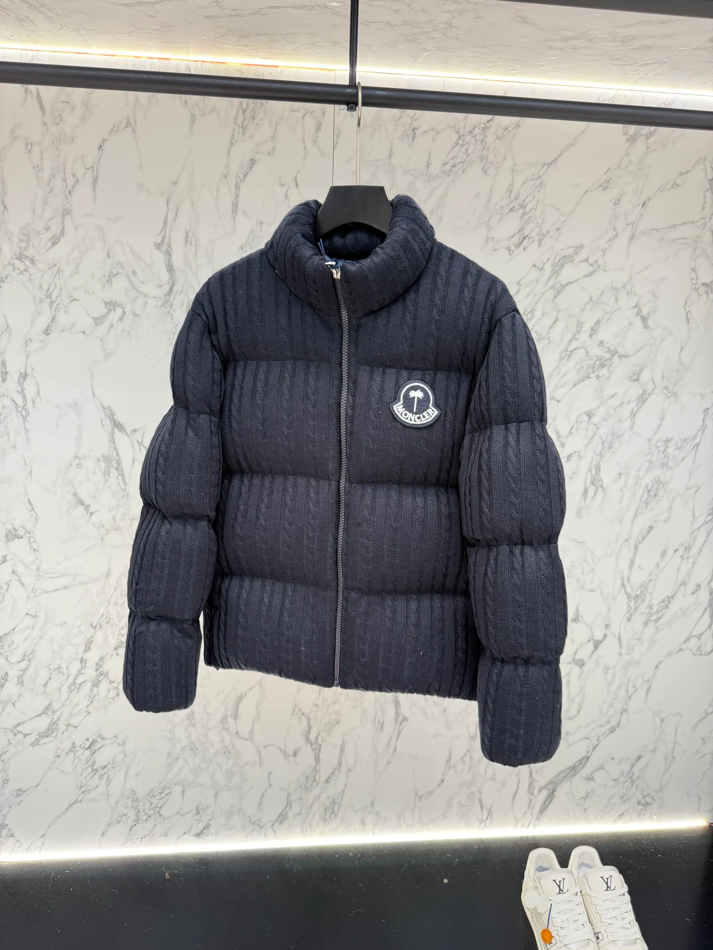 Куртки И Пуховики Мужские Moncler 18188651