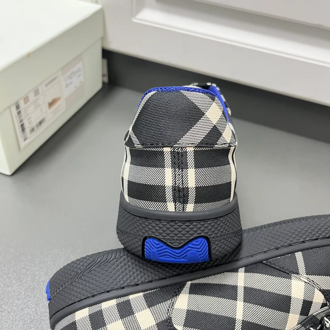 Кроссовки Женские Burberry 13267196