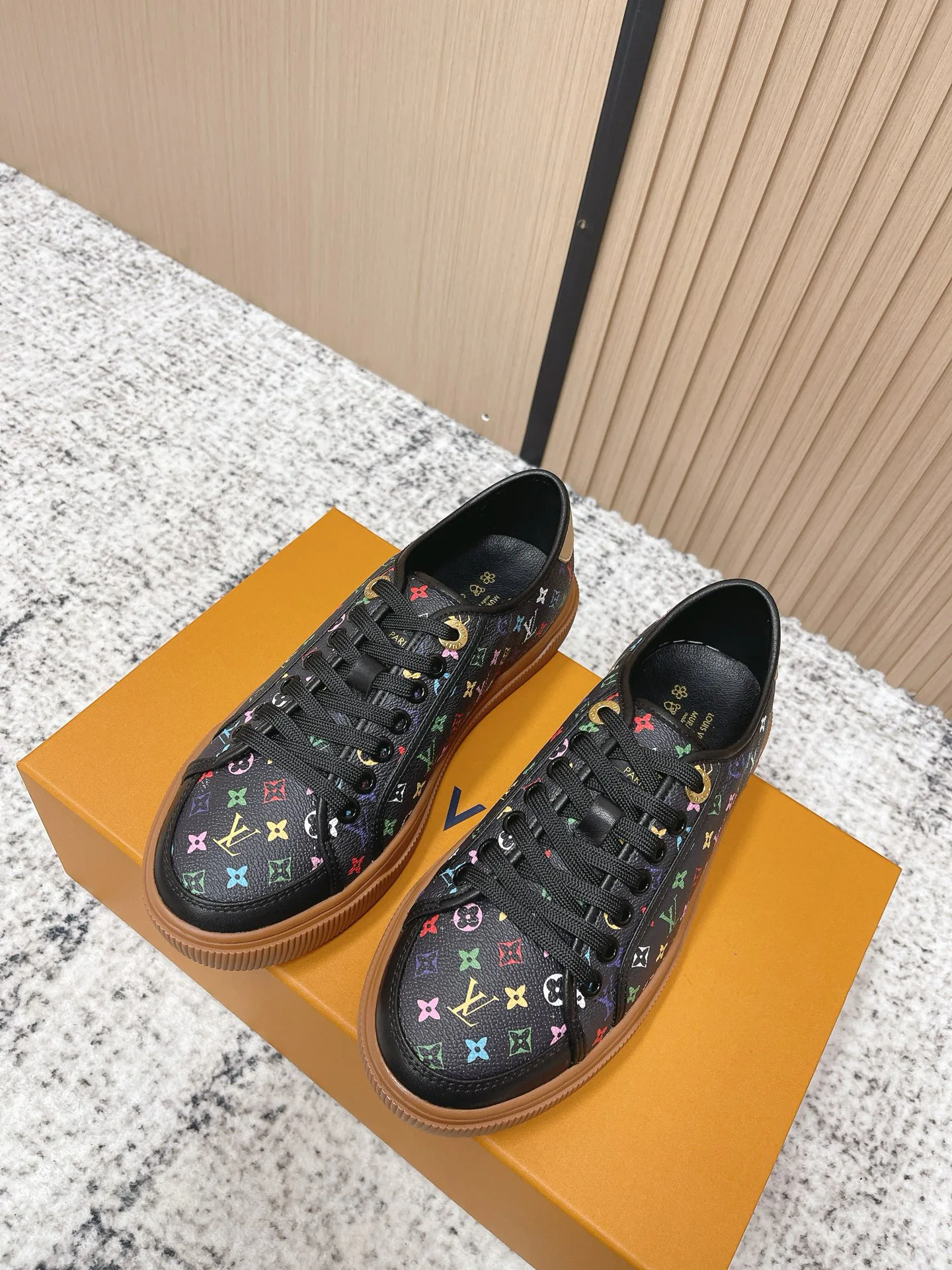 Кроссовки Женские Louis Vuitton 1511842