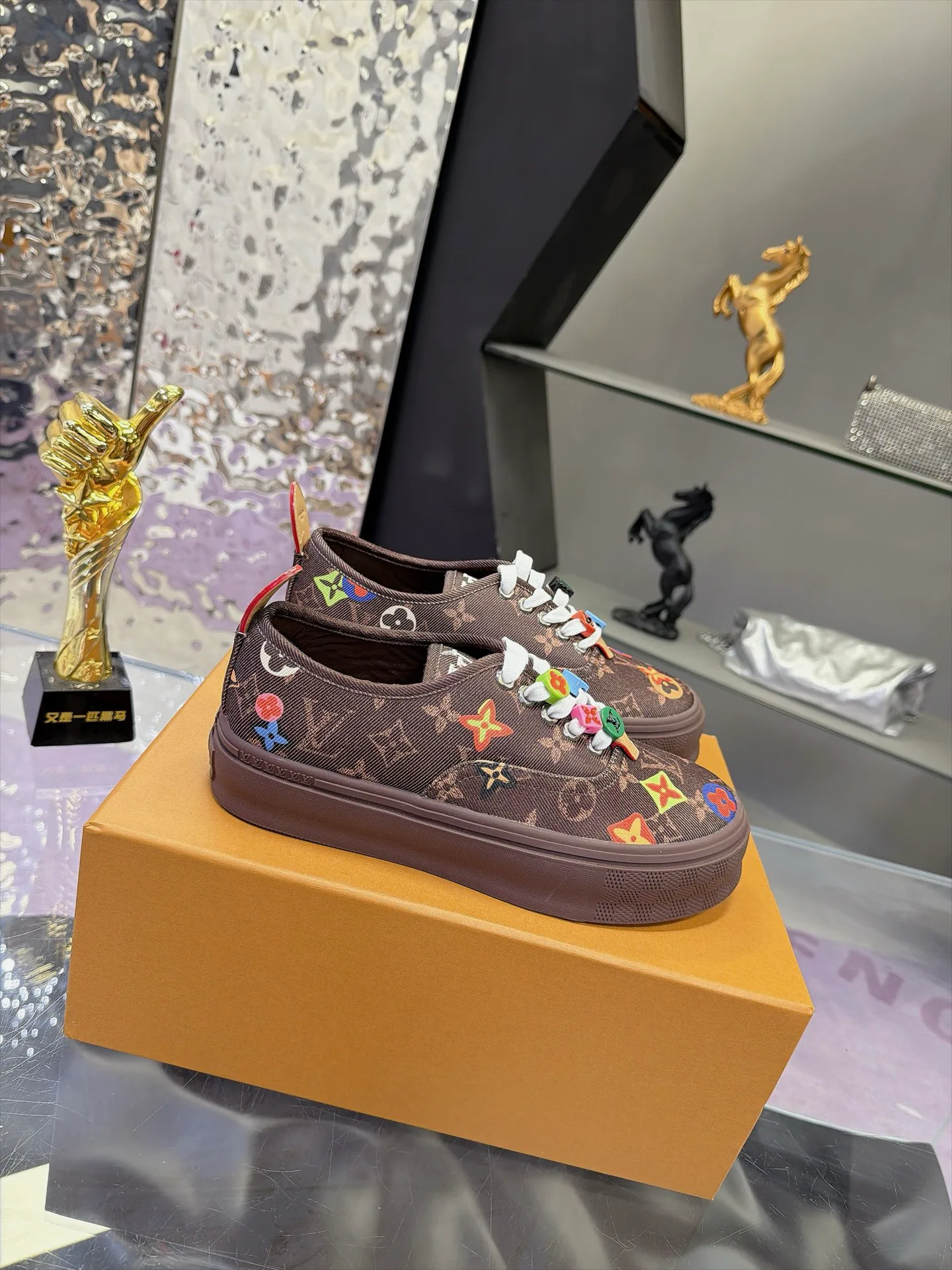 Кроссовки Мужские Louis Vuitton 17930906