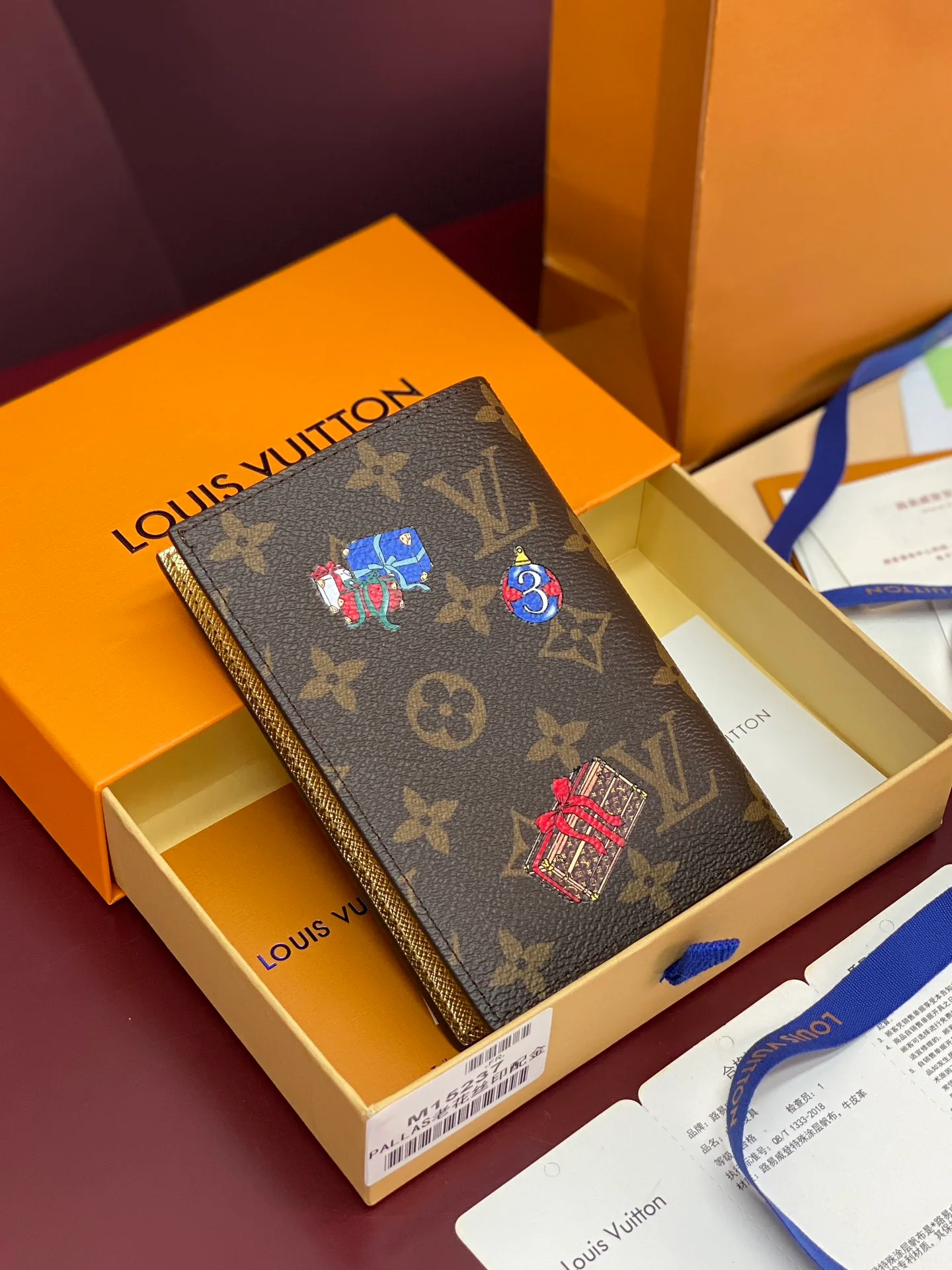 Обложки На Паспорт Louis Vuitton 410071