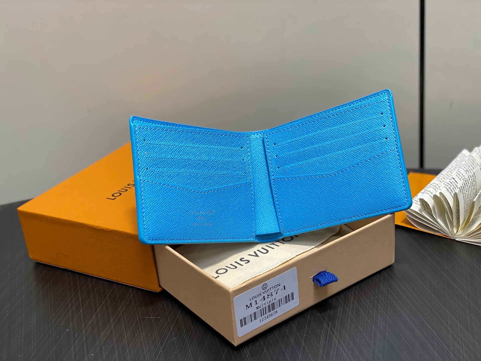 Кошельки Louis Vuitton 84002