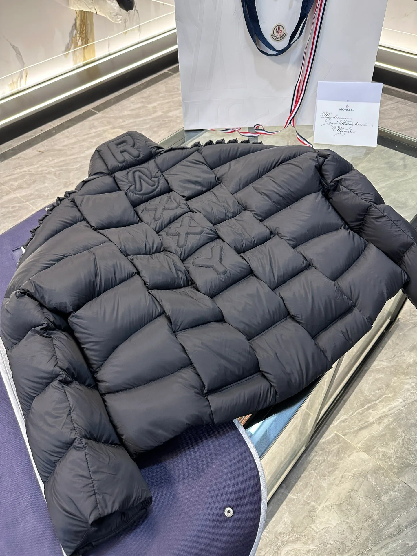 Куртки И Пуховики Женские Moncler 18130167