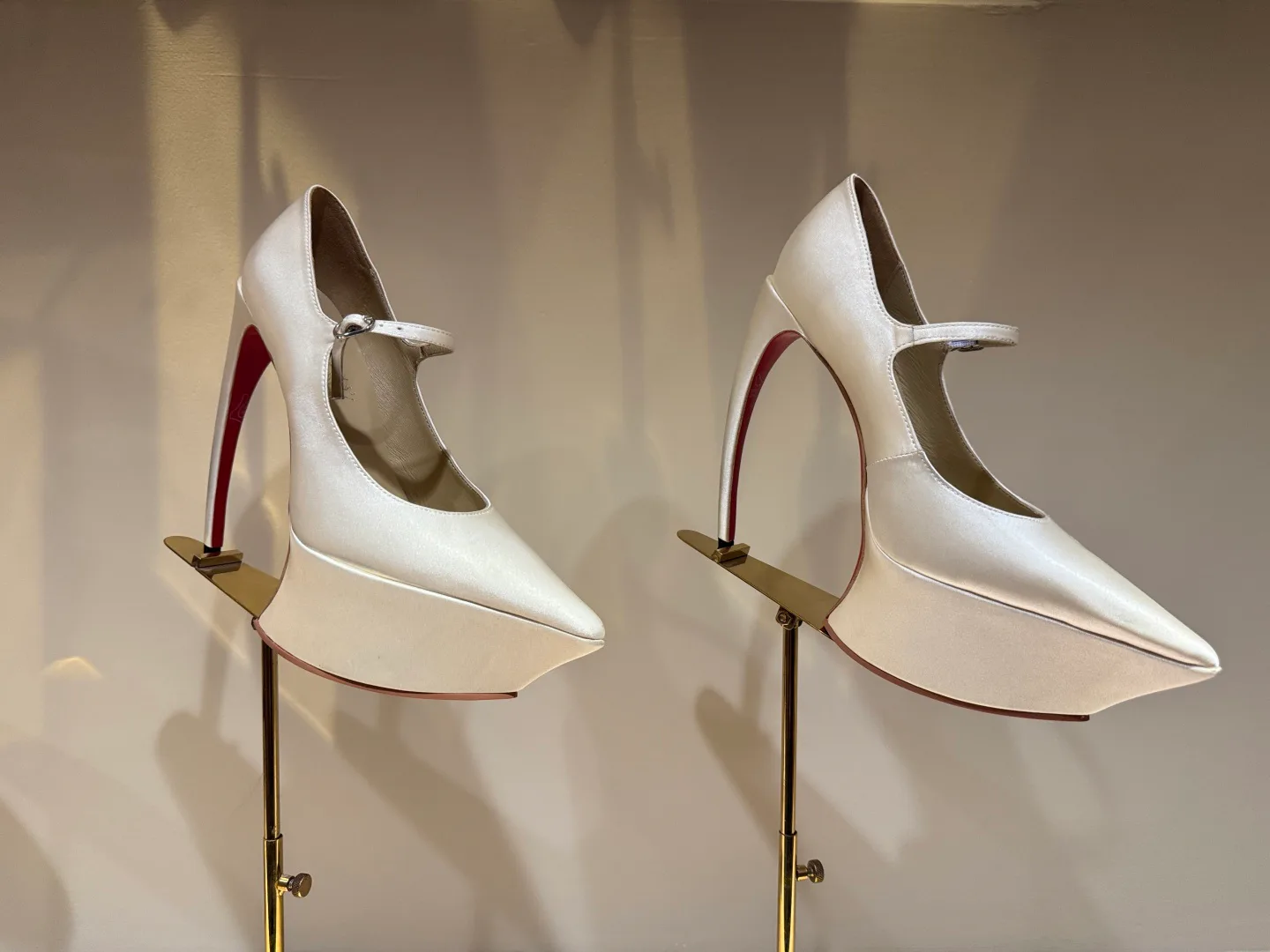 Туфли Женские Christian Louboutin 4743795
