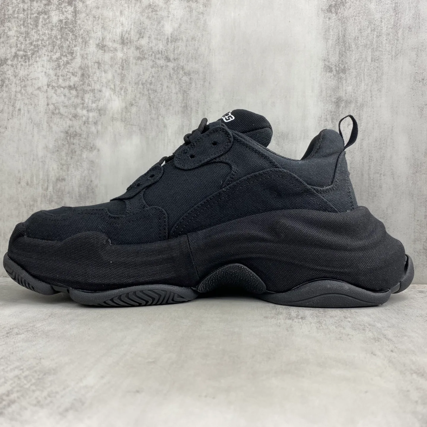 Кроссовки Женские Balenciaga 11216252