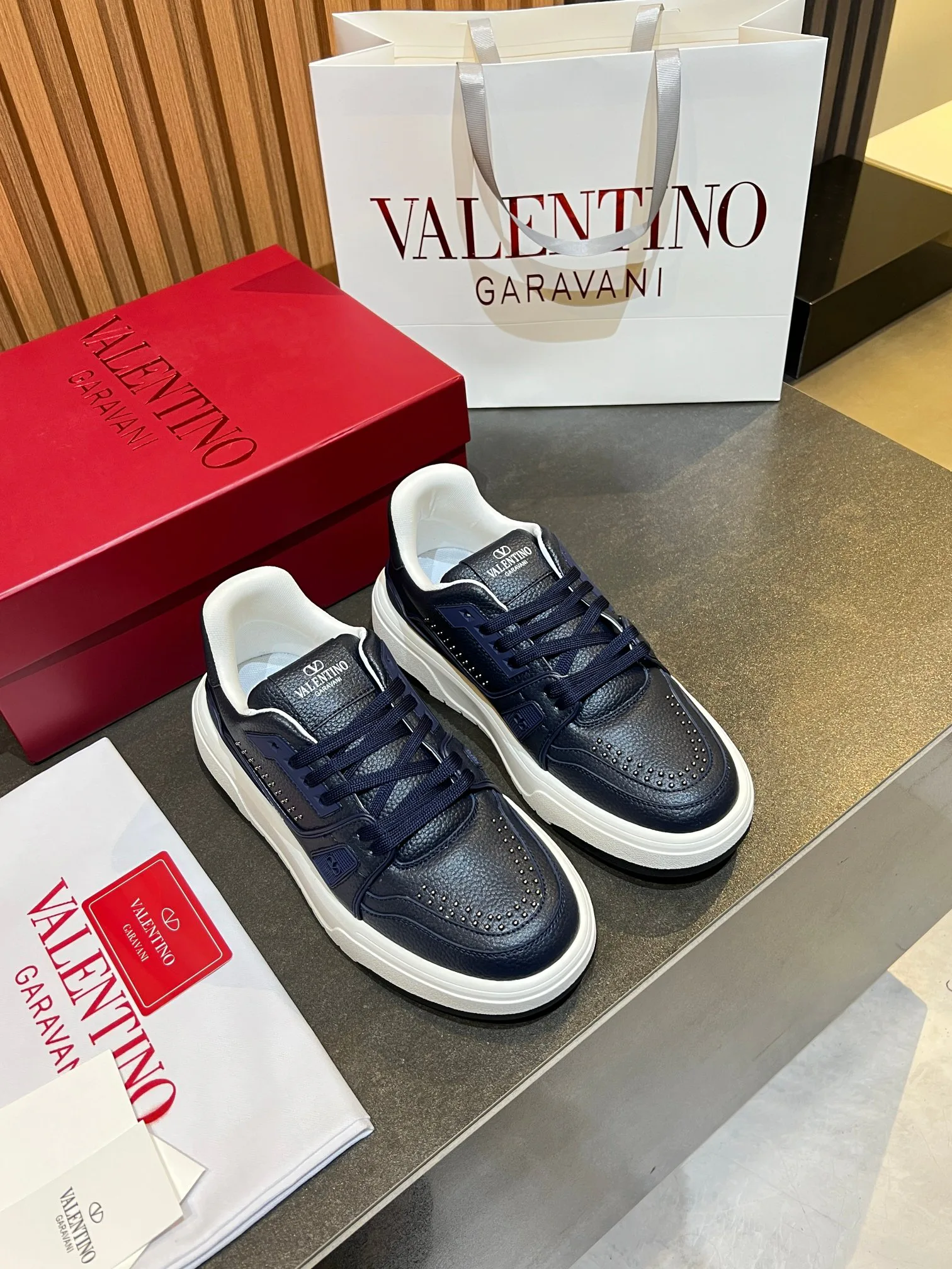Кроссовки Женские Valentino 11575972