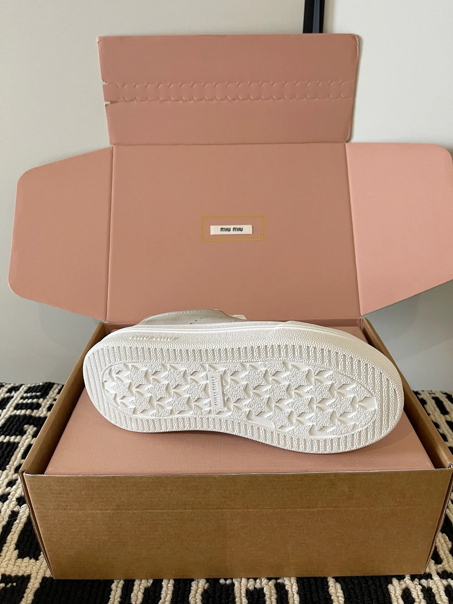 Кроссовки Женские Miu Miu 18234983