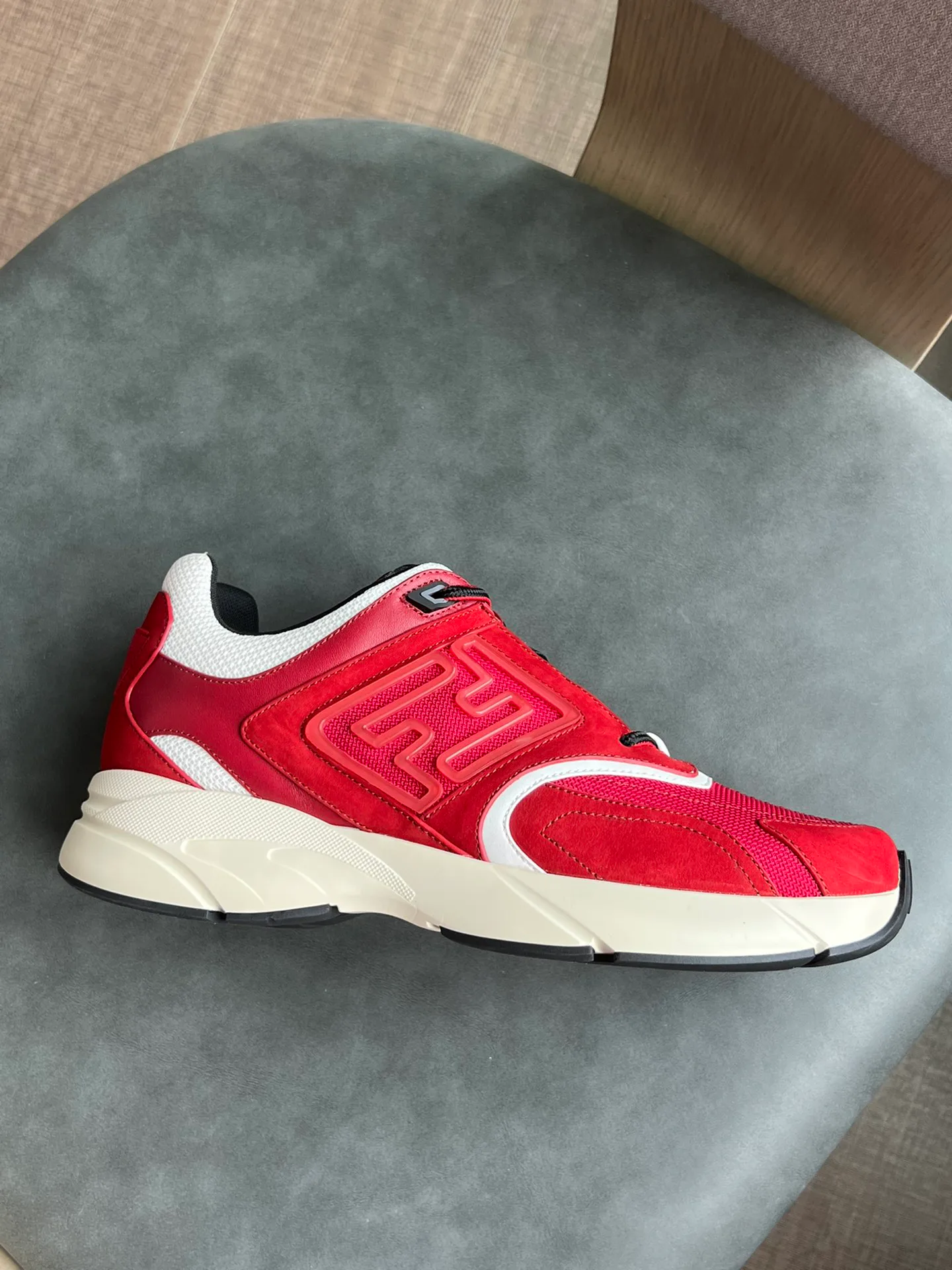 Кроссовки Женские Fendi 353523