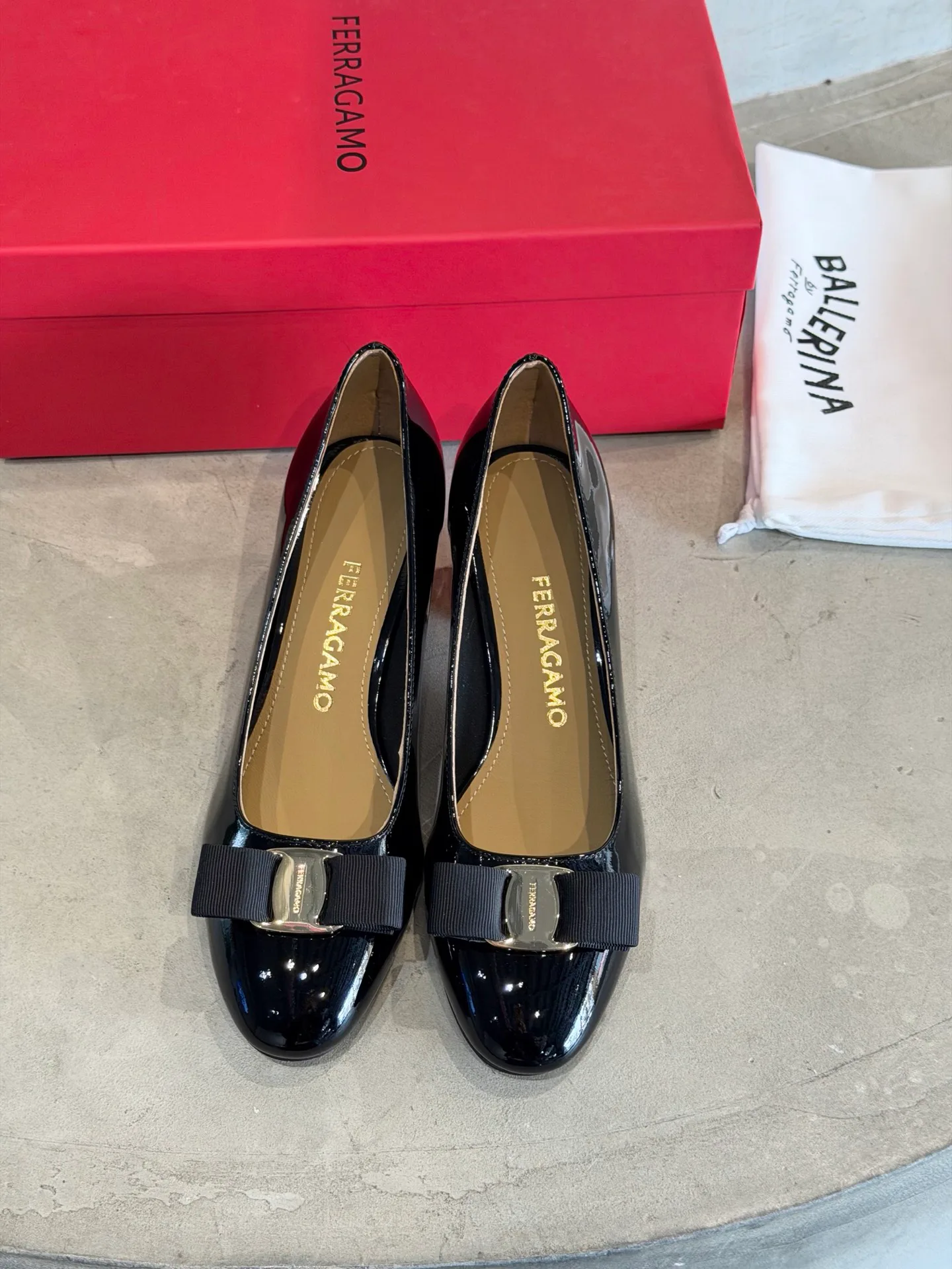 Туфли Женские Salvatore Ferragamo 11703592