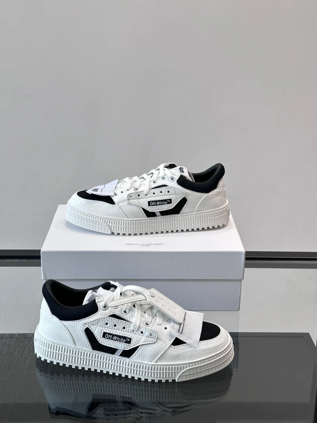 Кроссовки Женские Off-White 18102419
