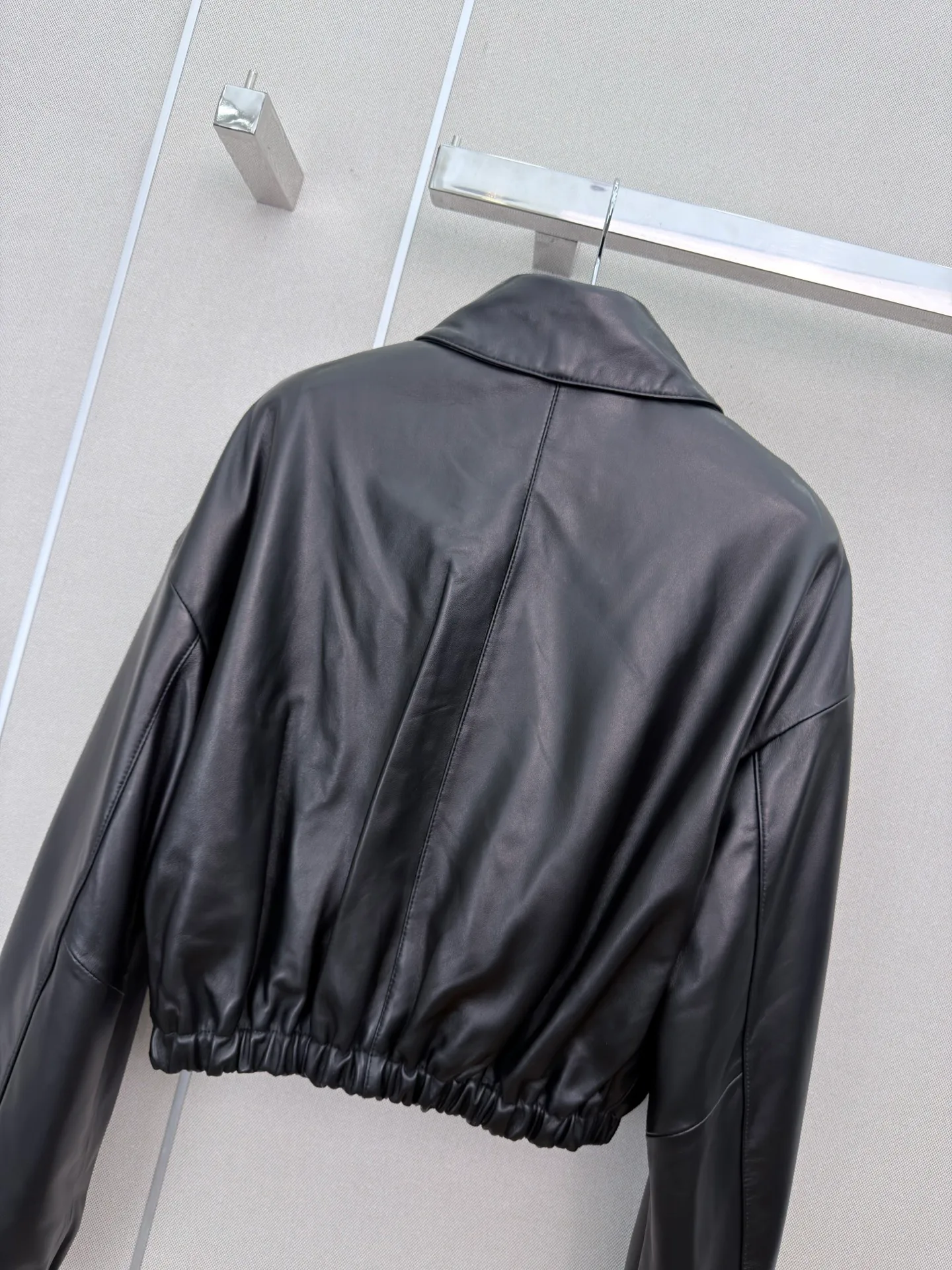 Кожаные Куртки И Дублёнки Женские Prada 18506463