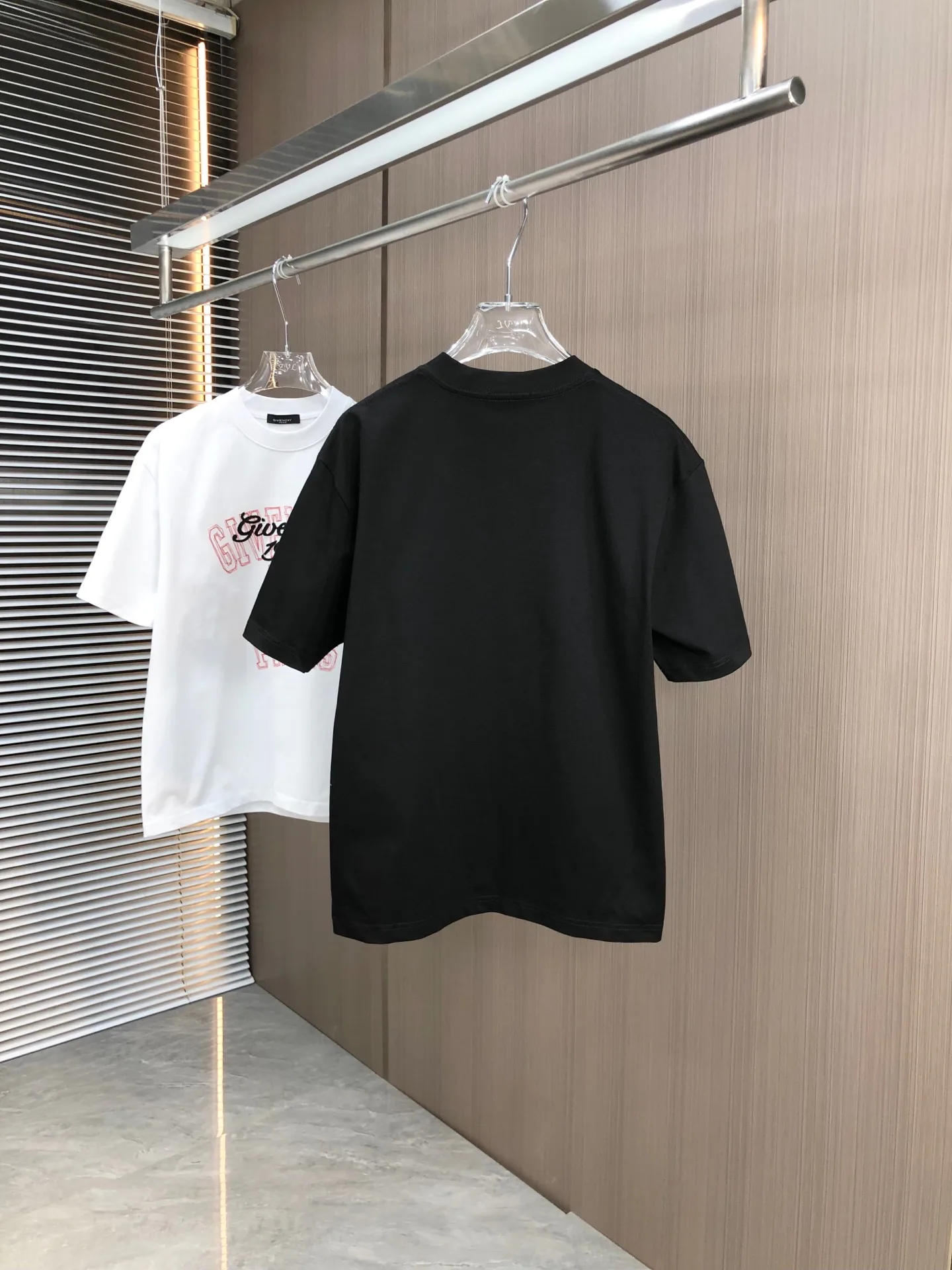 Футболки Женские Givenchy 14744