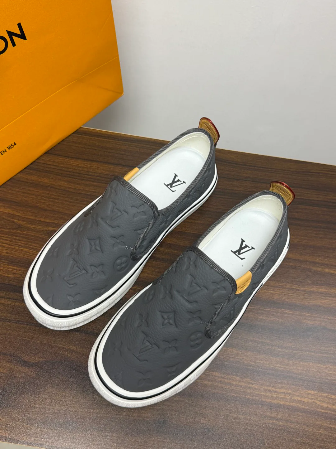 Кроссовки Мужские Louis Vuitton 19716445