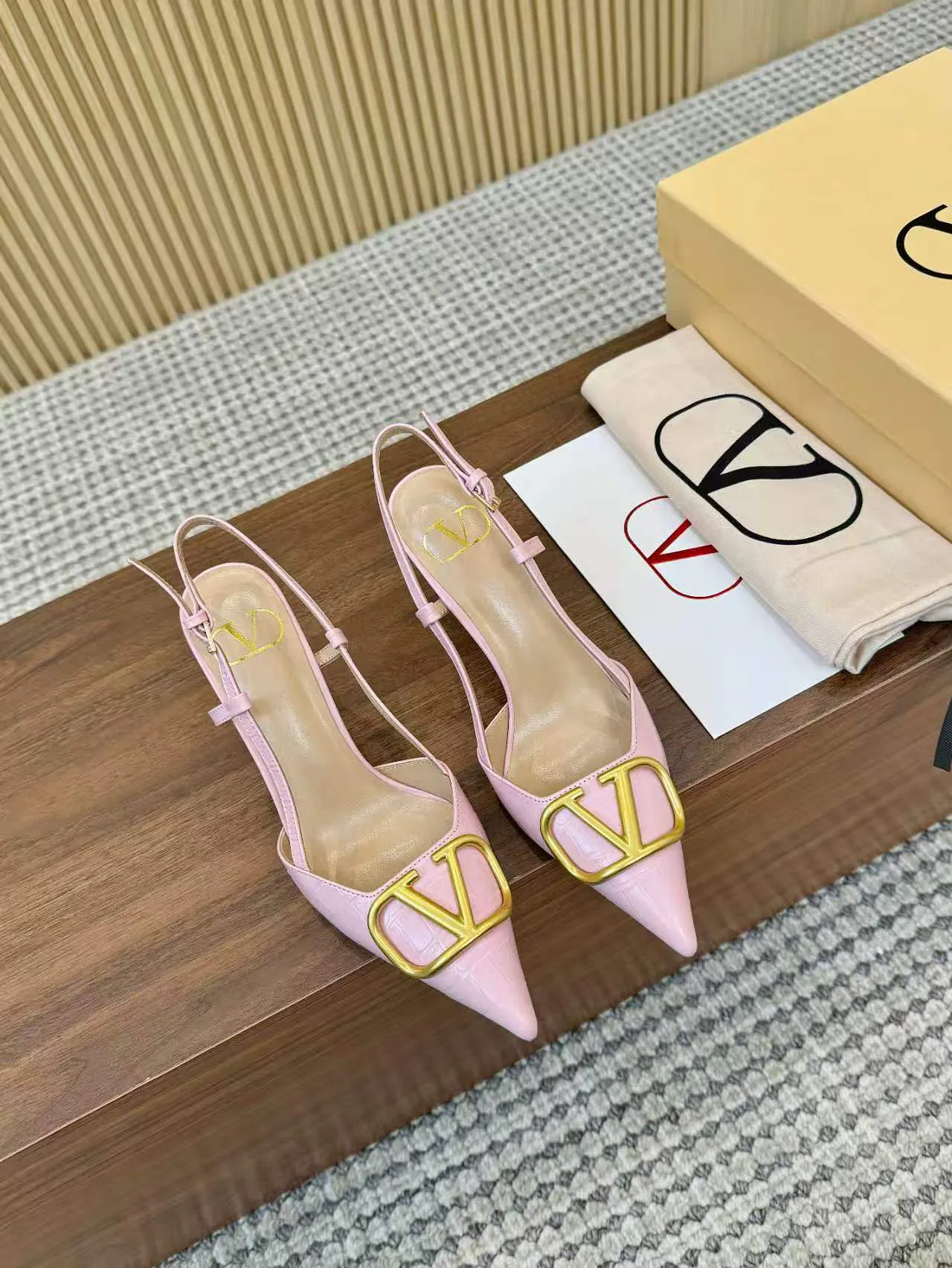 Босоножки Женские Valentino 12156371