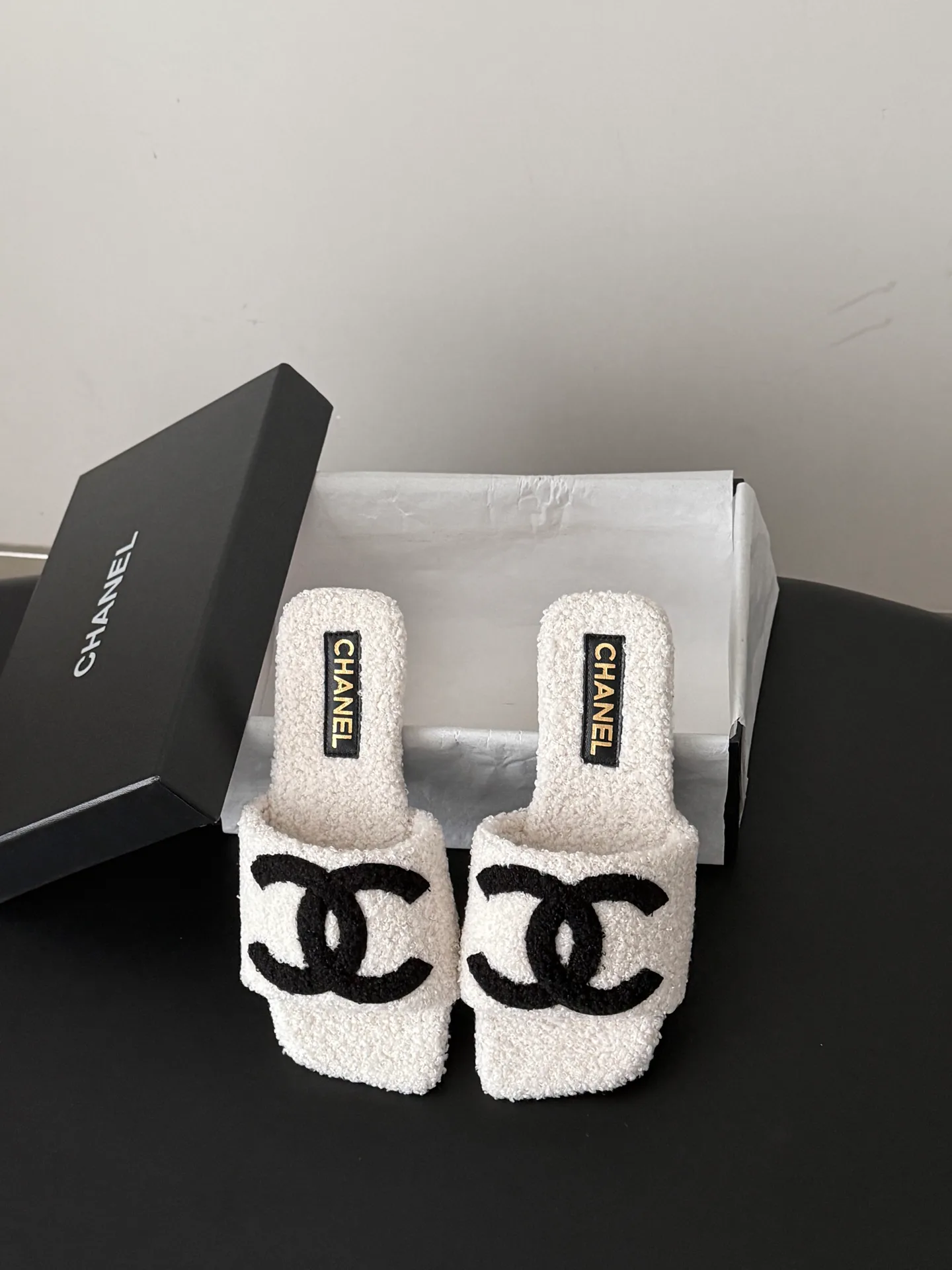 Тапочки Женские Chanel 18154259