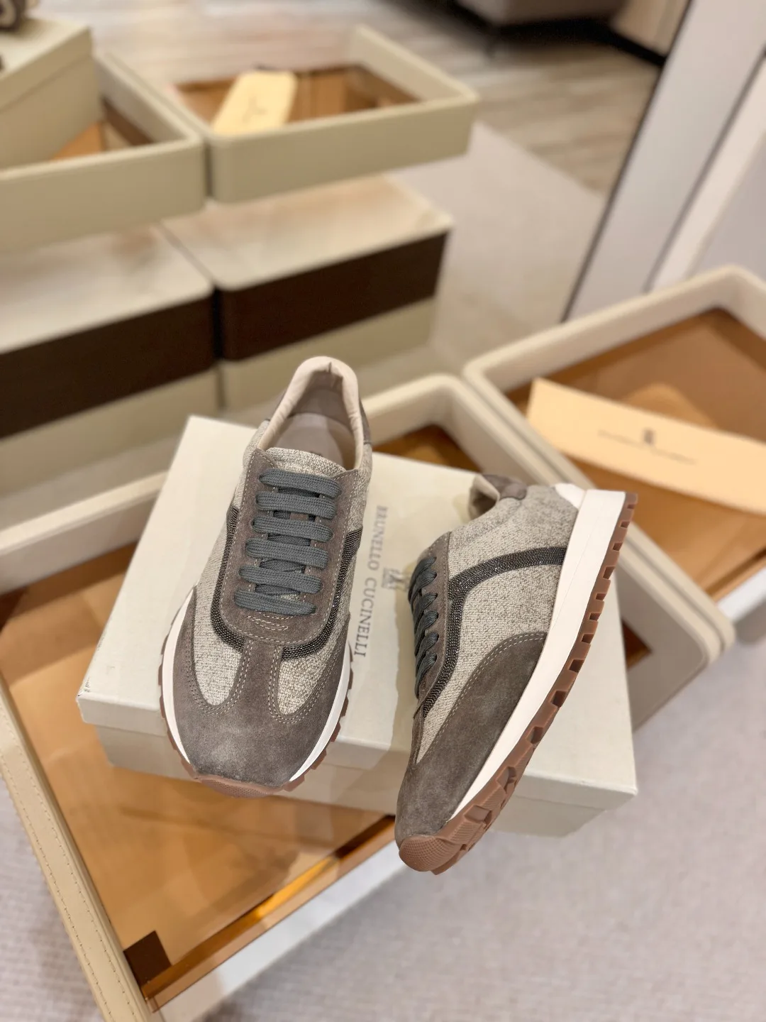 Кроссовки Женские Brunello Cucinelli 18813009