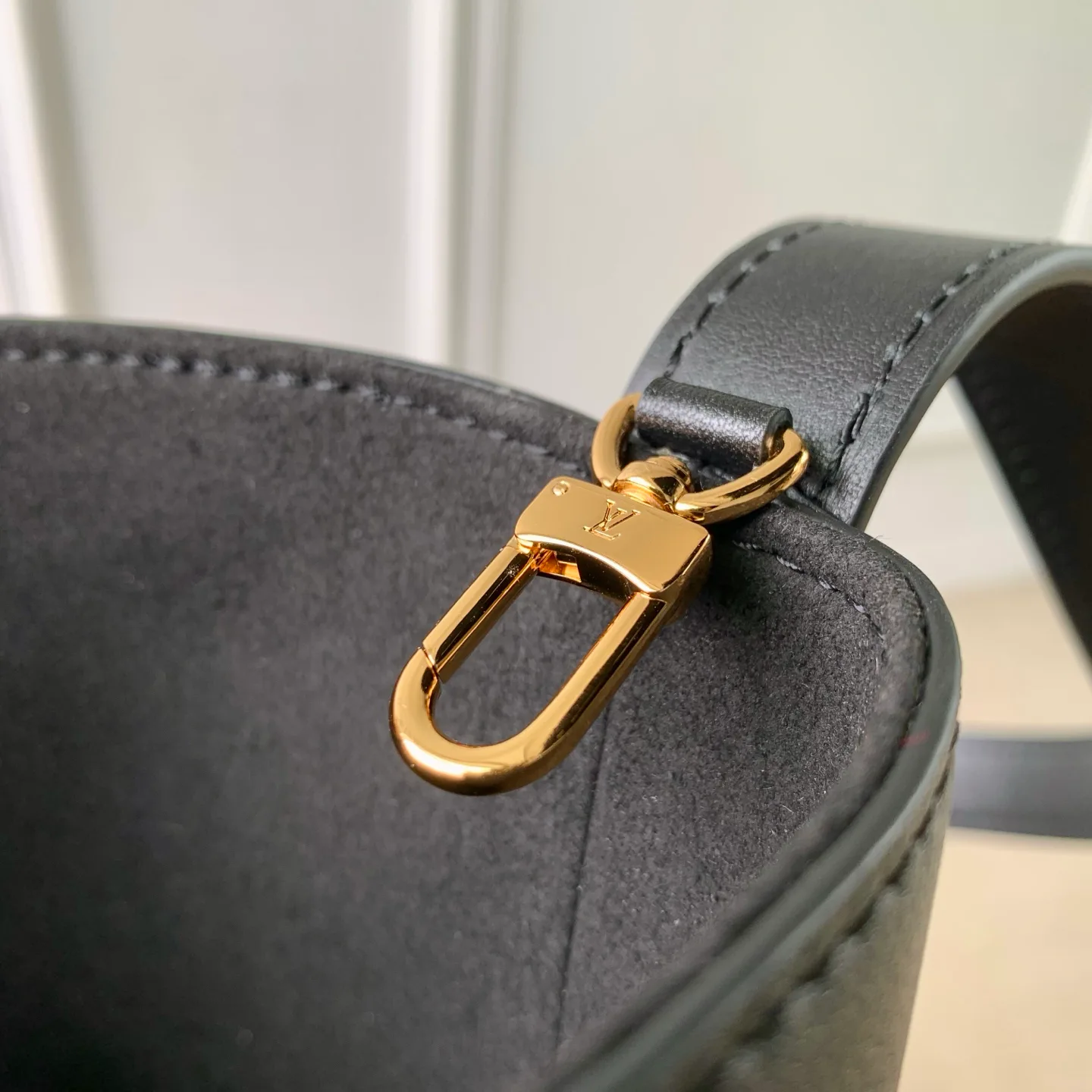 Классические Сумки Женские Louis Vuitton 18147457