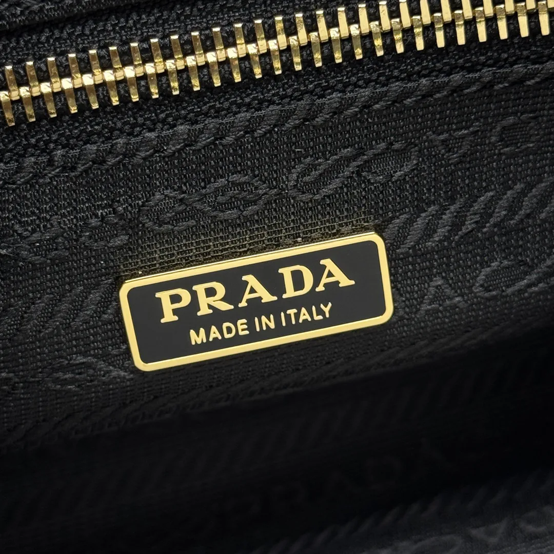 Классические Сумки Женские Prada 10446831