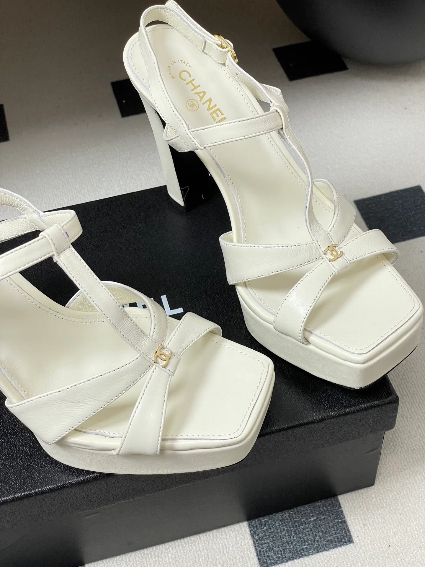 Босоножки Женские Chanel 12936262