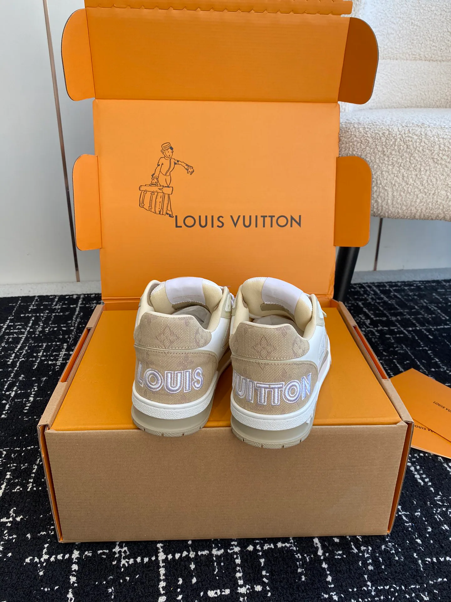 Кроссовки Женские Louis Vuitton 5438161