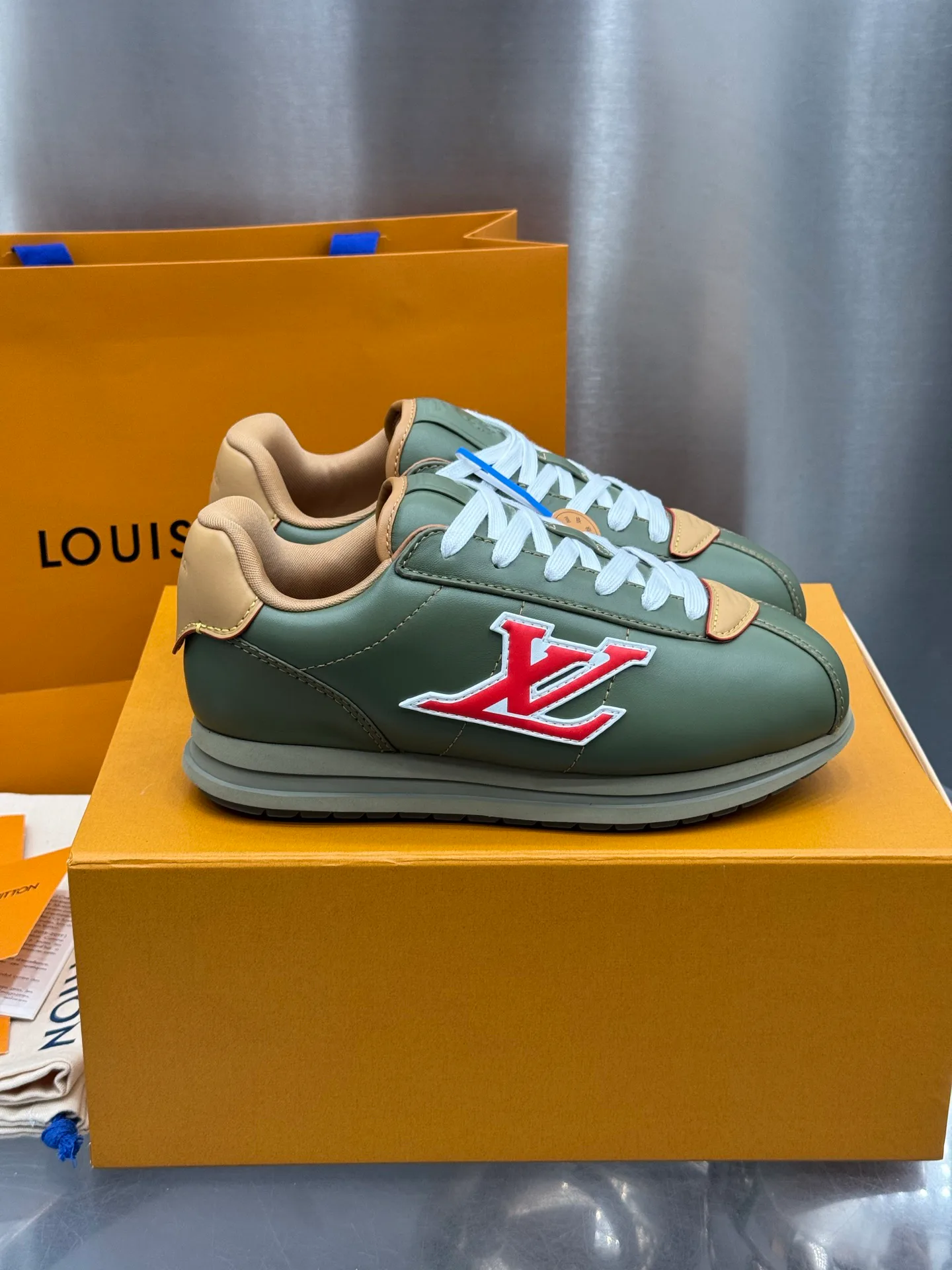 Кроссовки Женские Louis Vuitton 550840