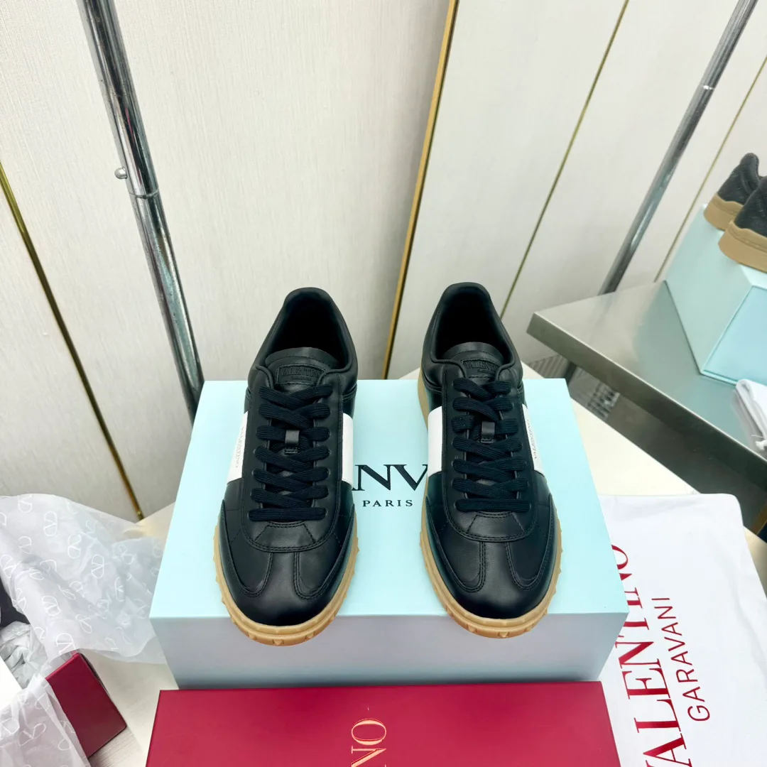 Кроссовки Женские Valentino 17955033