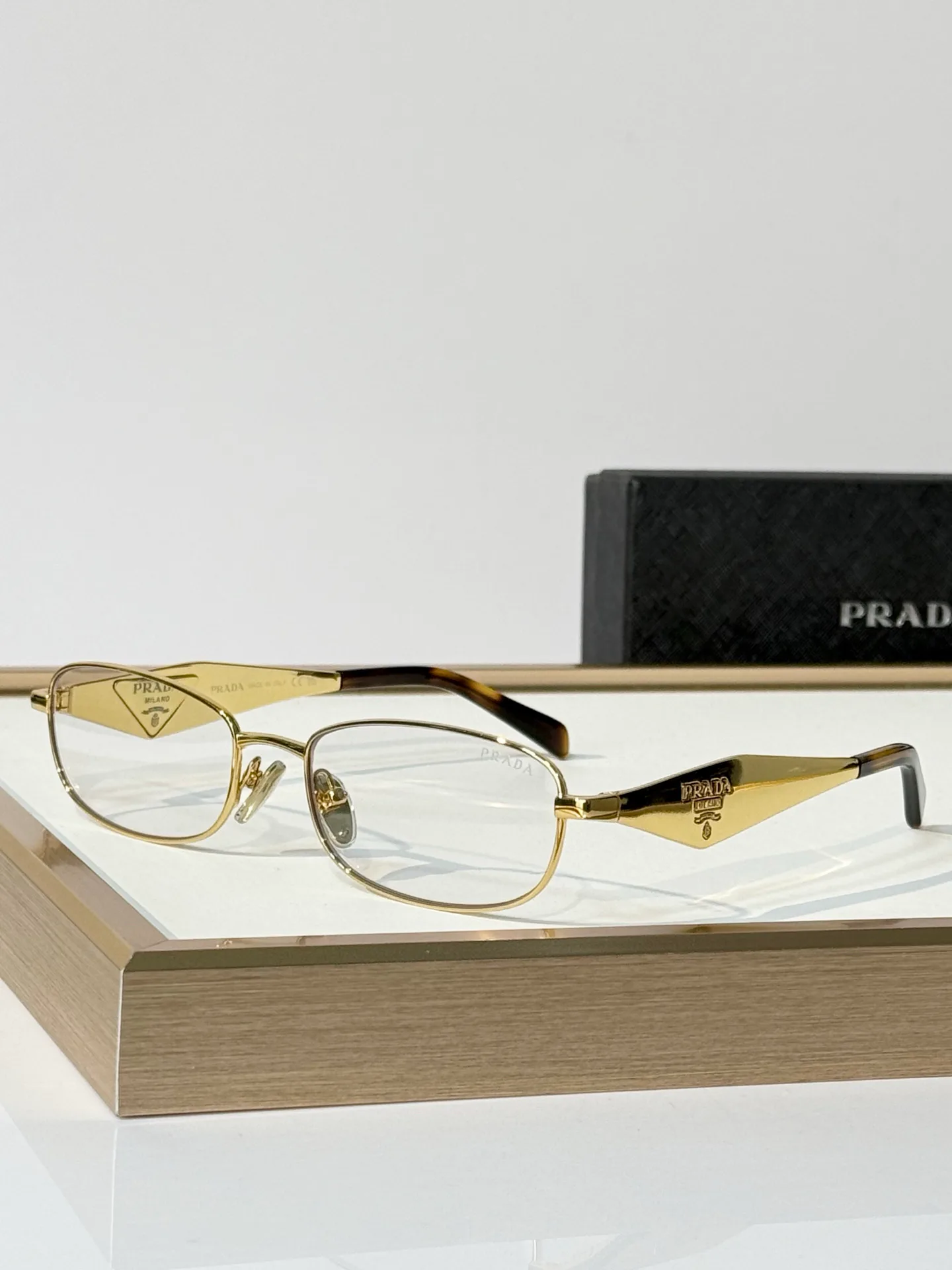 Очки Prada 18404815