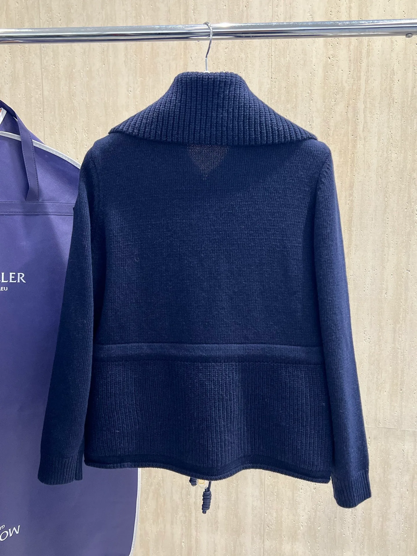Куртки И Пуховики Женские Moncler 18723391