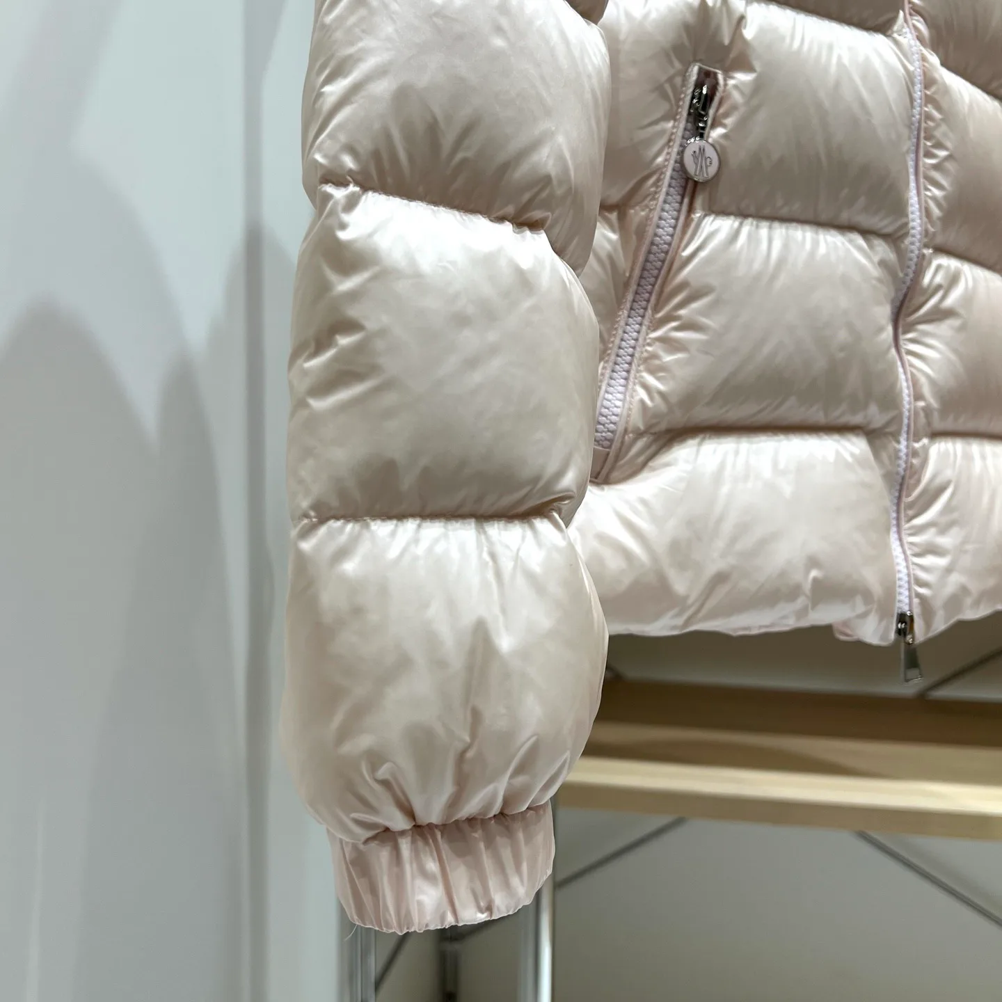 Куртки И Пуховики Женские Moncler 18032038