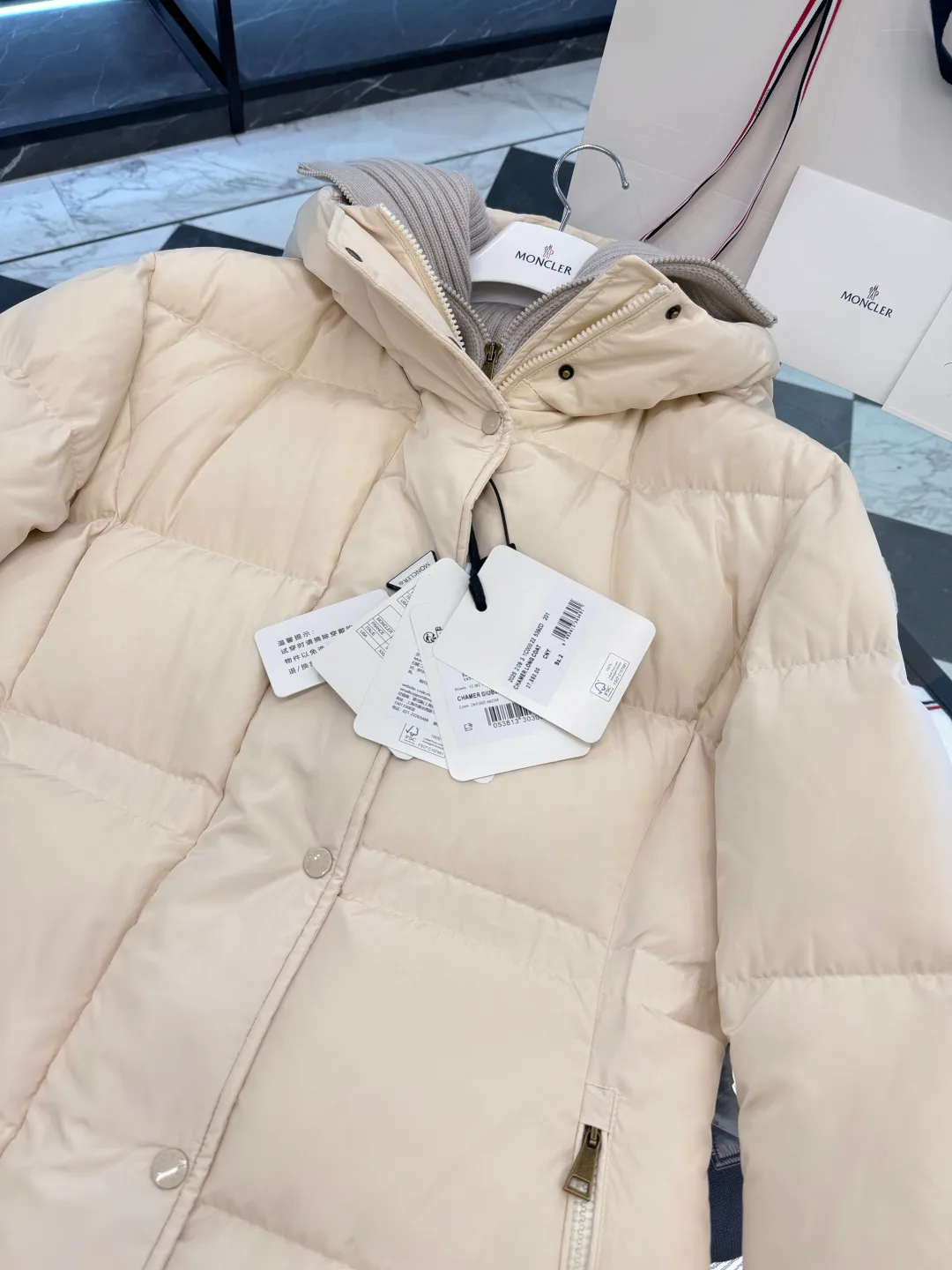 Куртки И Пуховики Женские Moncler 19245302