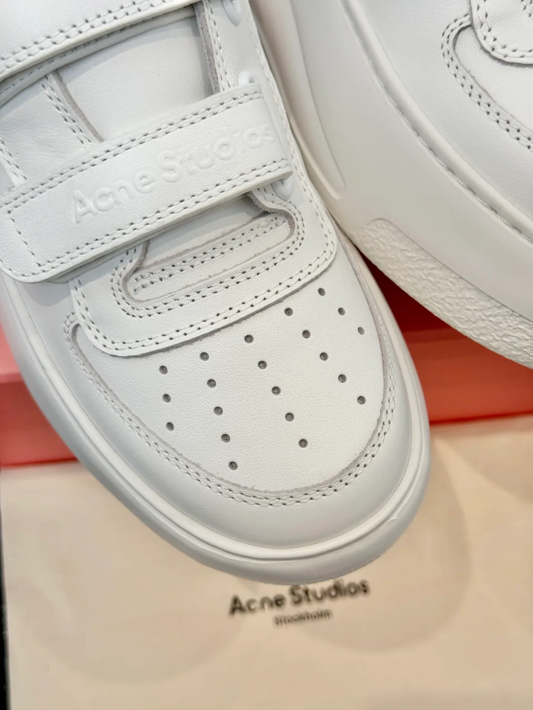 Кроссовки Женские Acne Studios 17978698