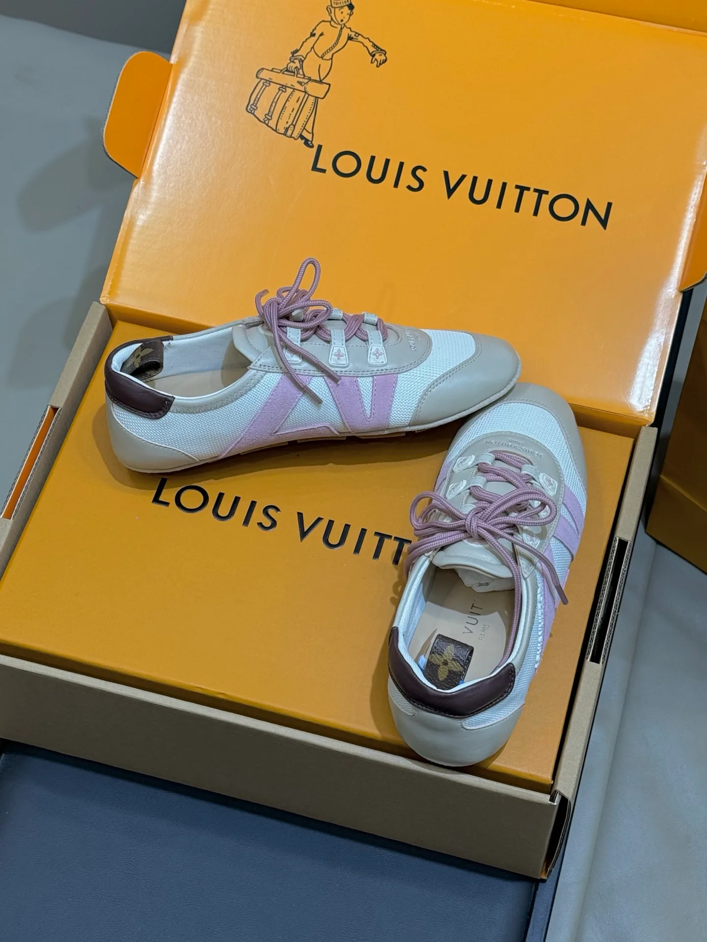 Кроссовки Женские Louis Vuitton 1130767