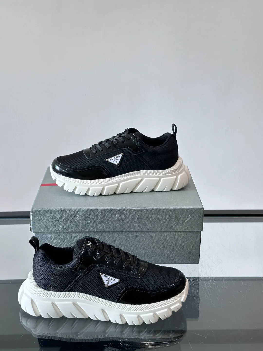 Кроссовки Женские Prada 17328735