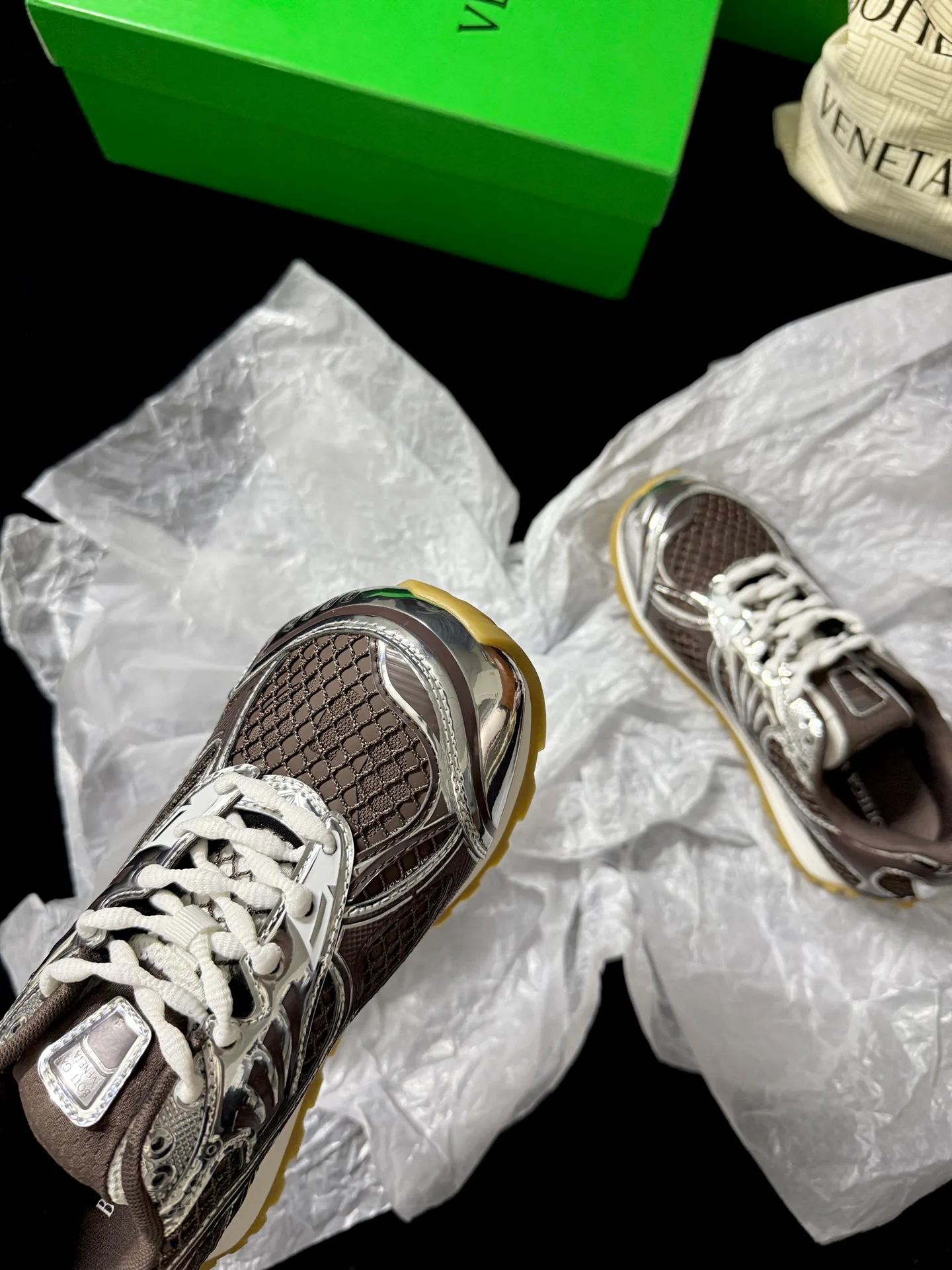 Кроссовки Женские Bottega Veneta 516209