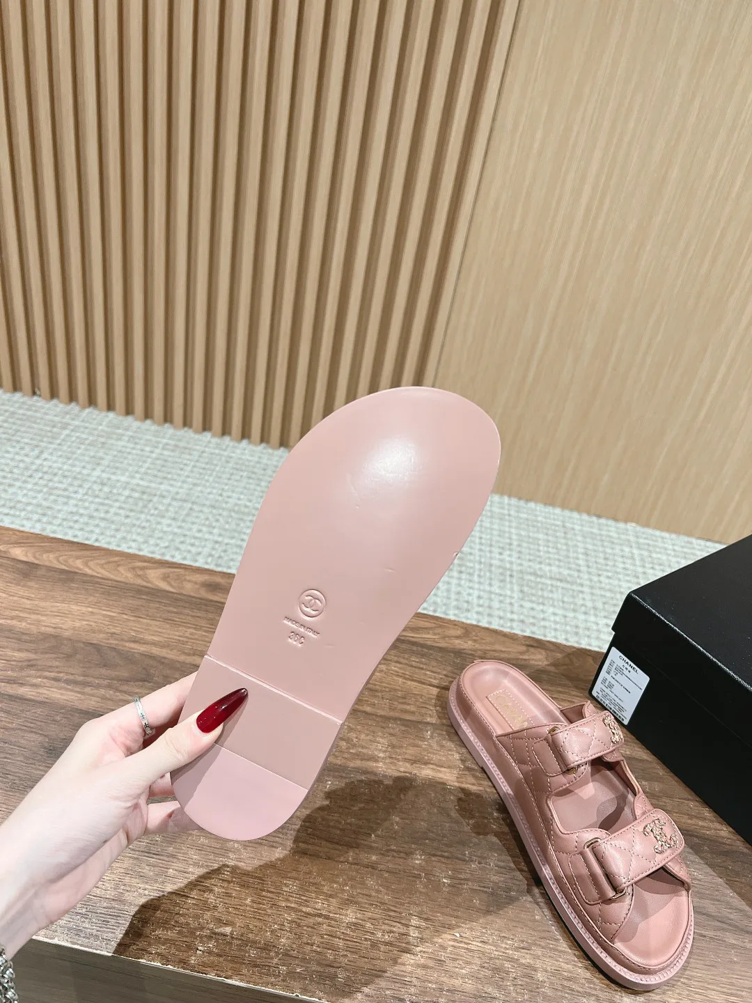 Шлепанцы Женские Chanel 33730