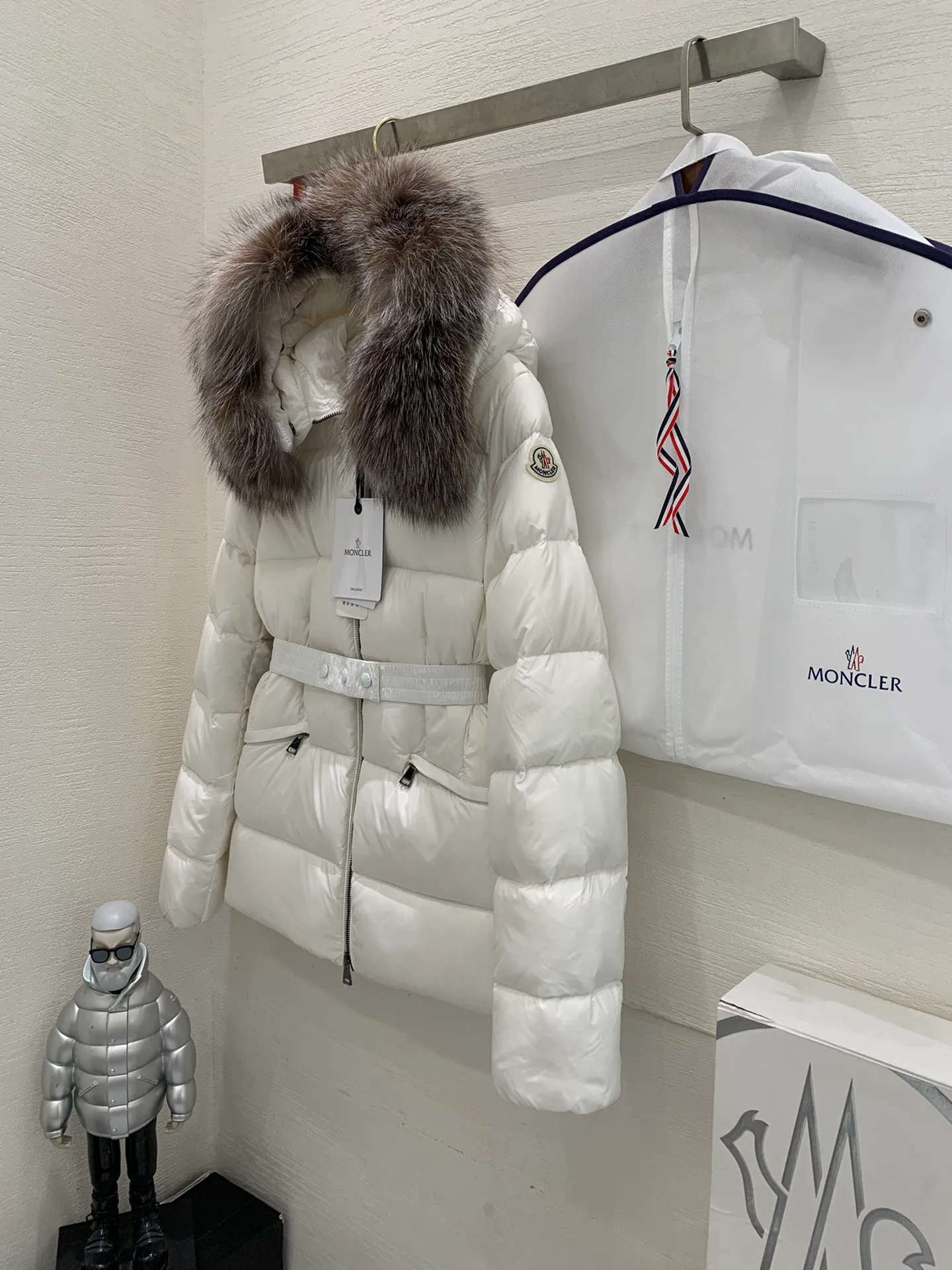 Куртки И Пуховики Женские Moncler 18188708