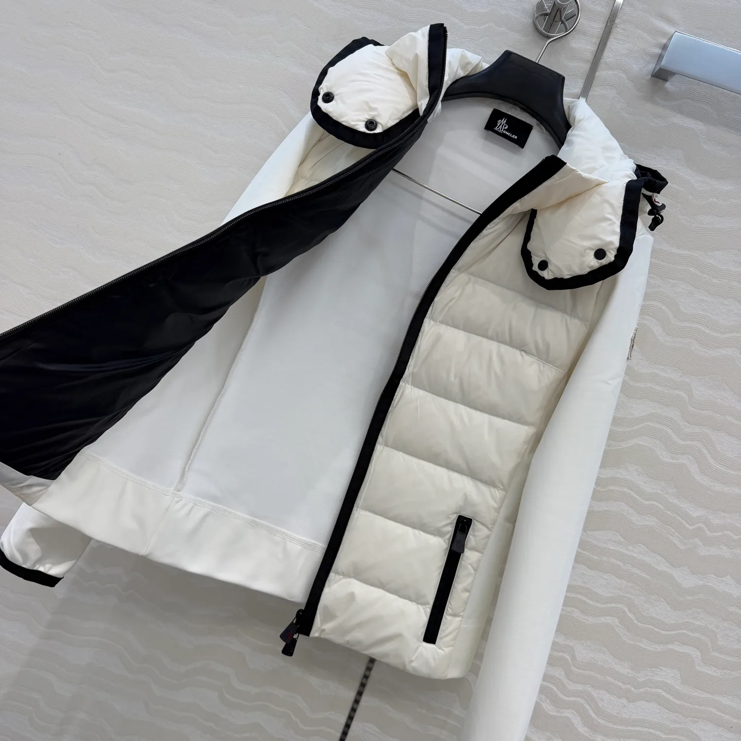 Куртки И Пуховики Женские Moncler 19698105