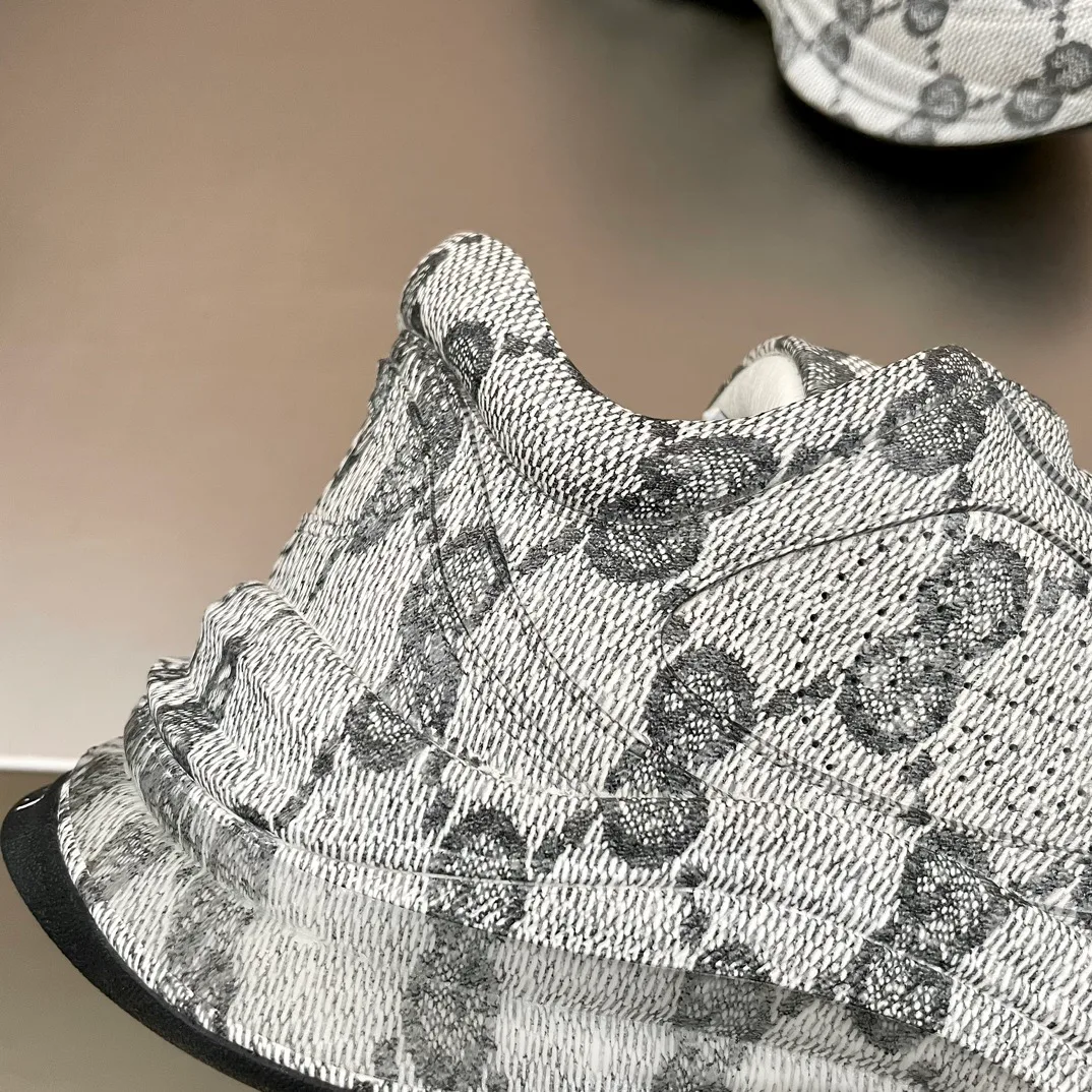 Кроссовки Женские Gucci 573262