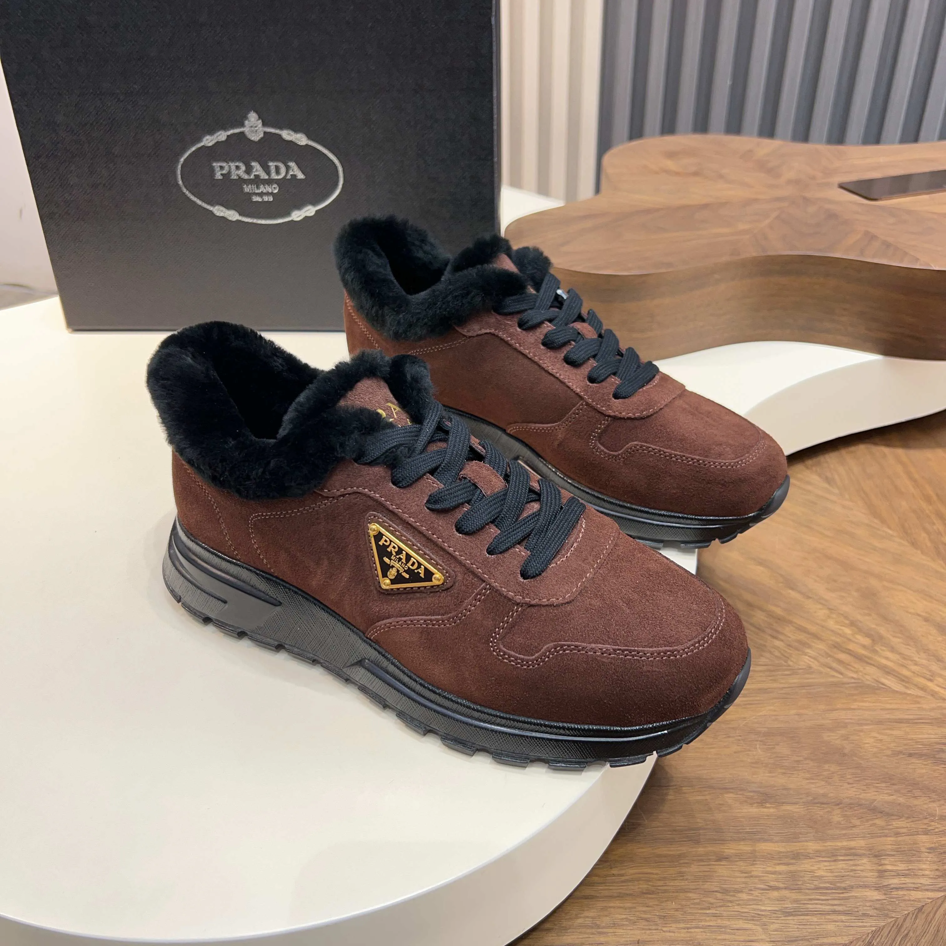 Кроссовки Женские Prada 554572