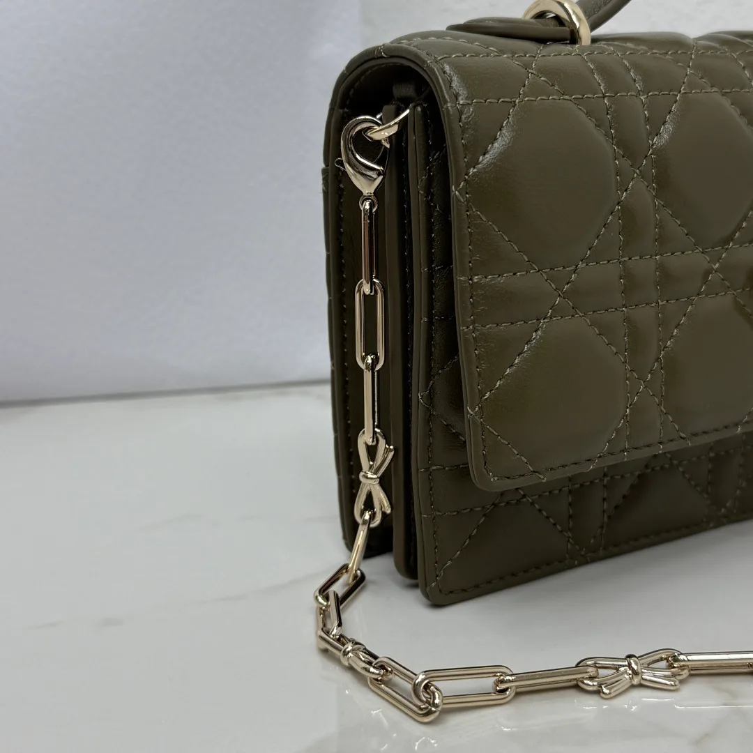 Классические Сумки Женские Christian Dior 18116381