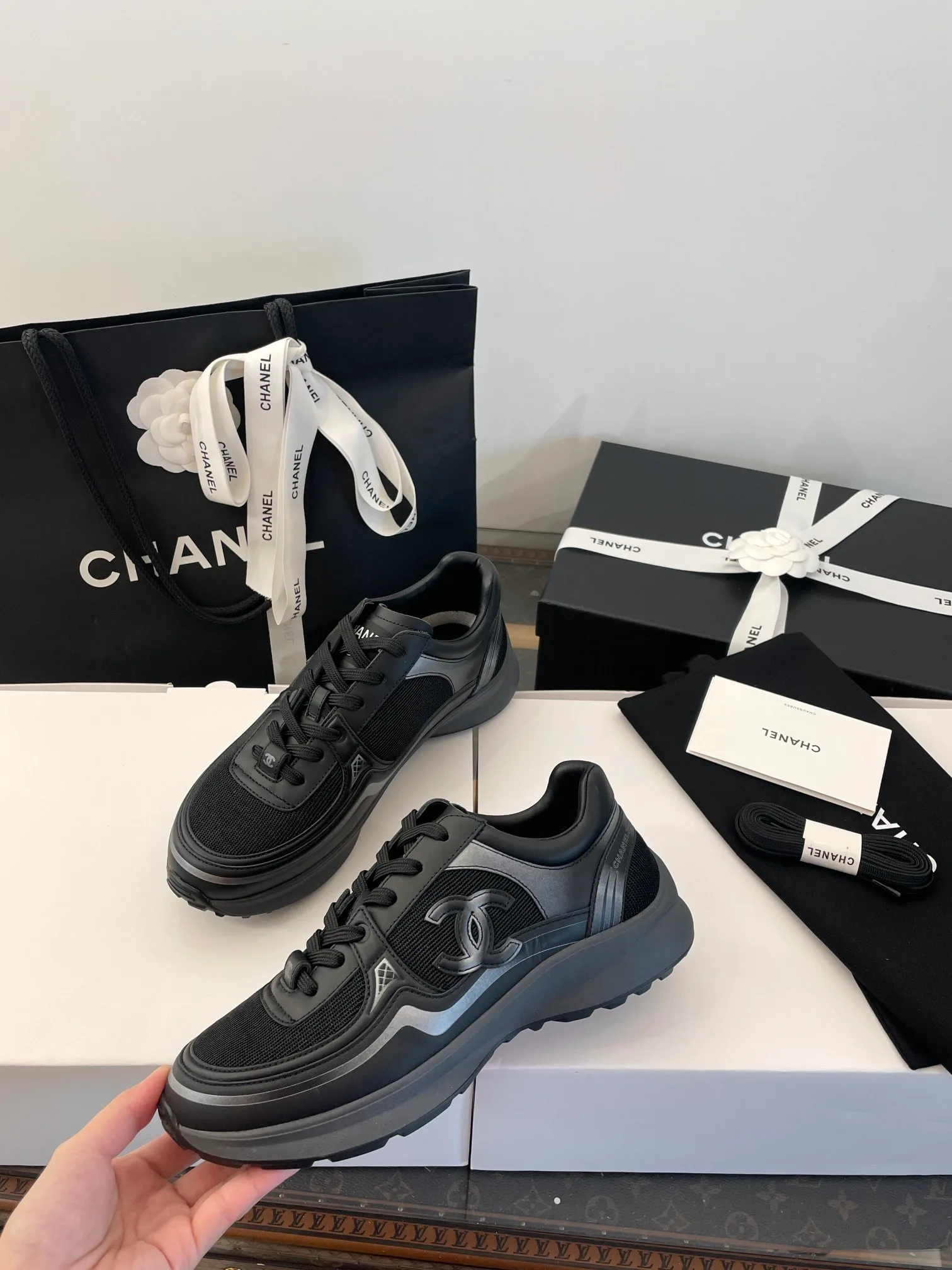 Кроссовки Женские Chanel 10669589