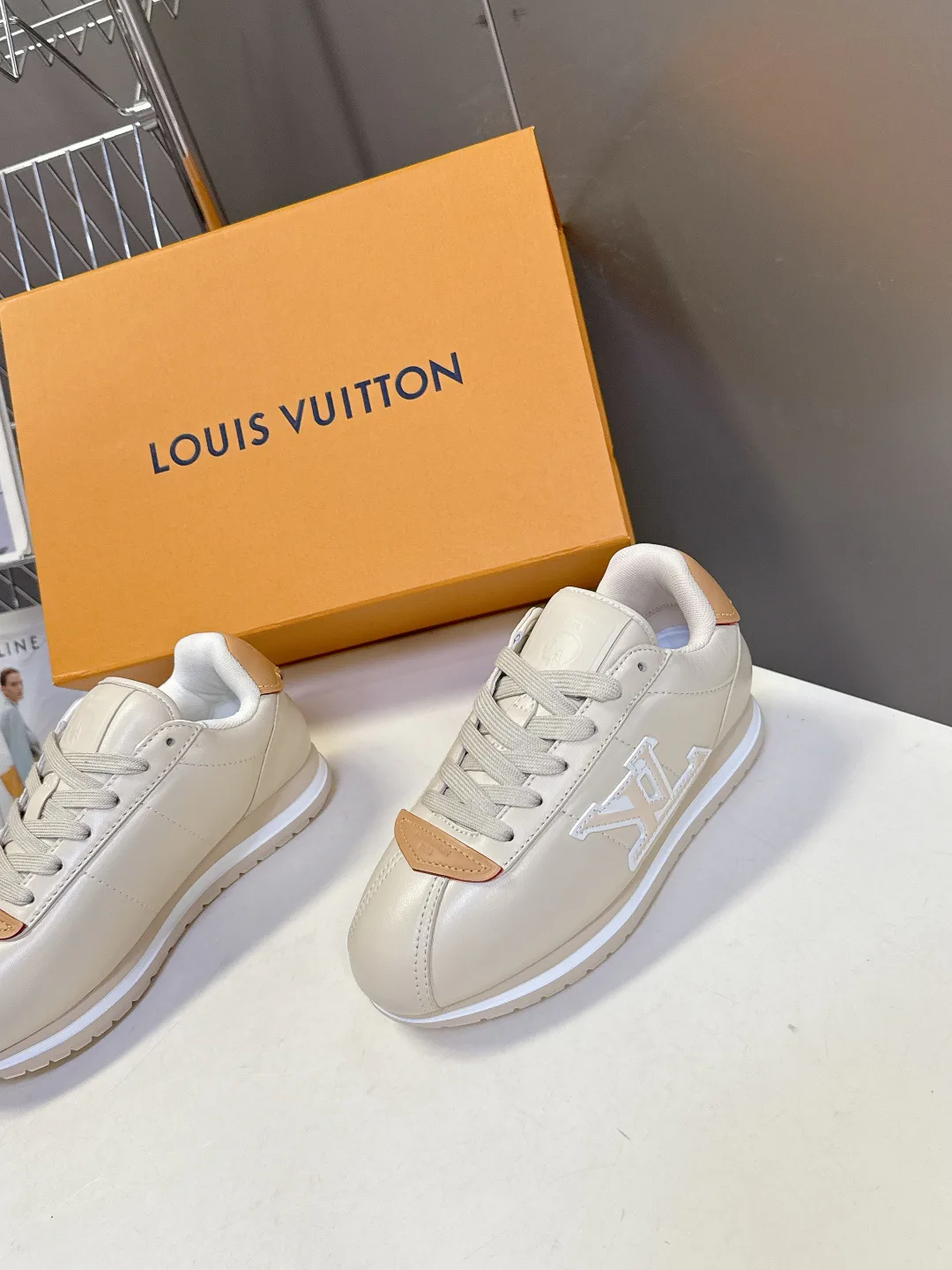 Кроссовки Женские Louis Vuitton 18005441