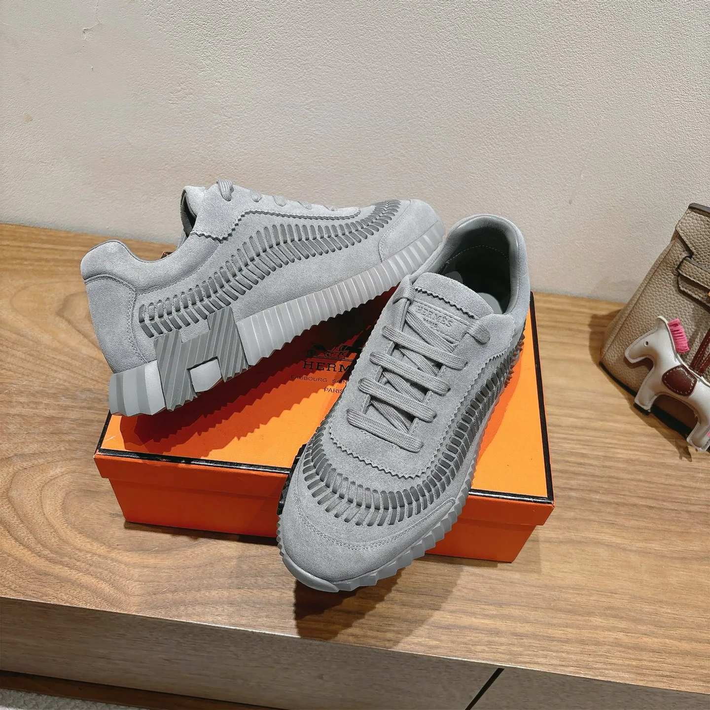 Кроссовки Женские Hermes 17982617