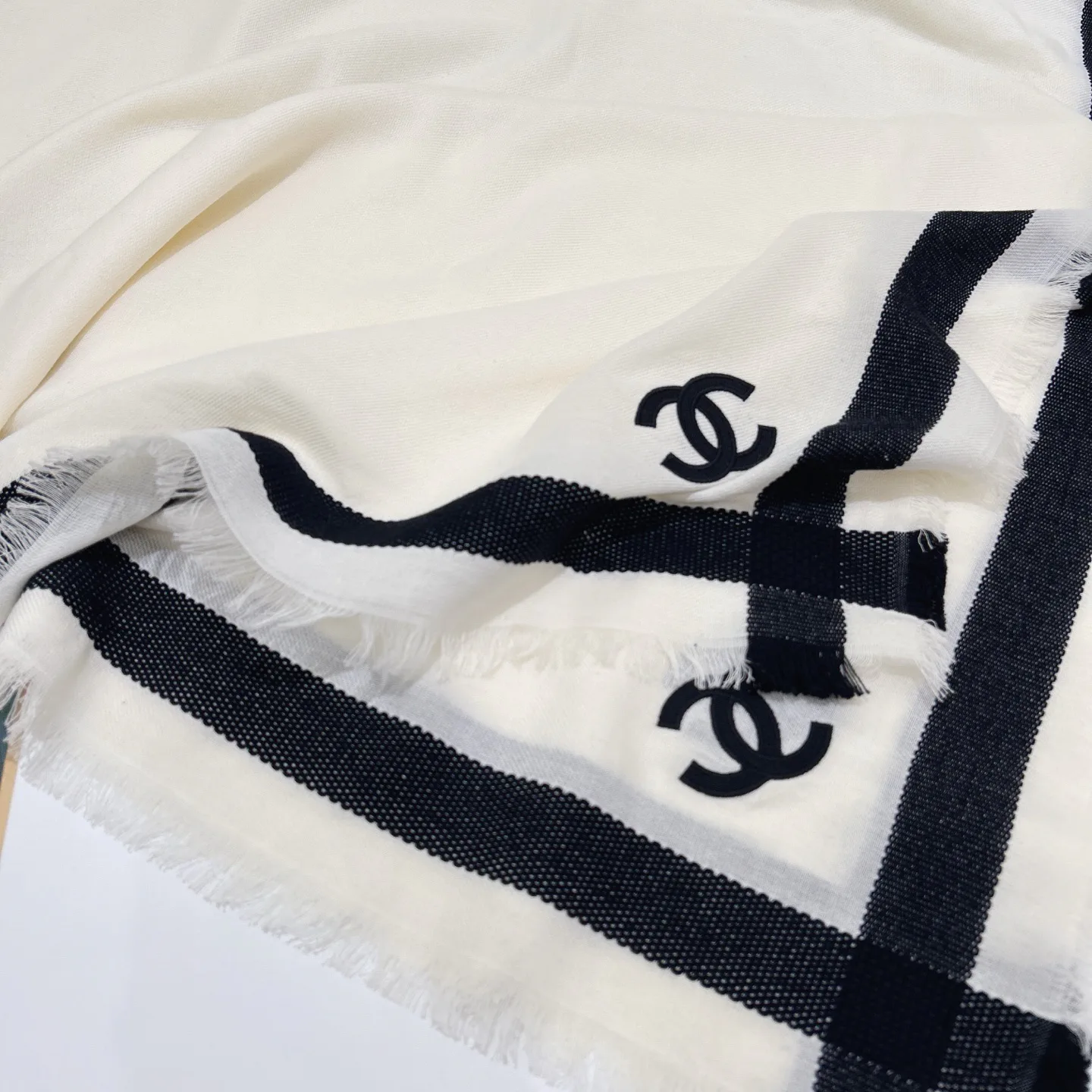 Шарфы Chanel 17099162