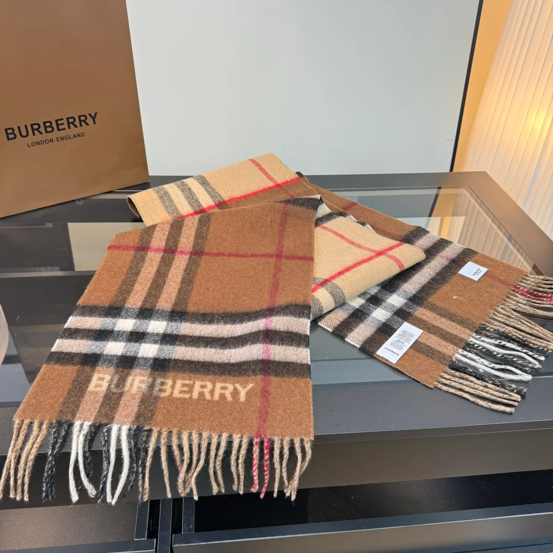 Шарфы Burberry 18627302
